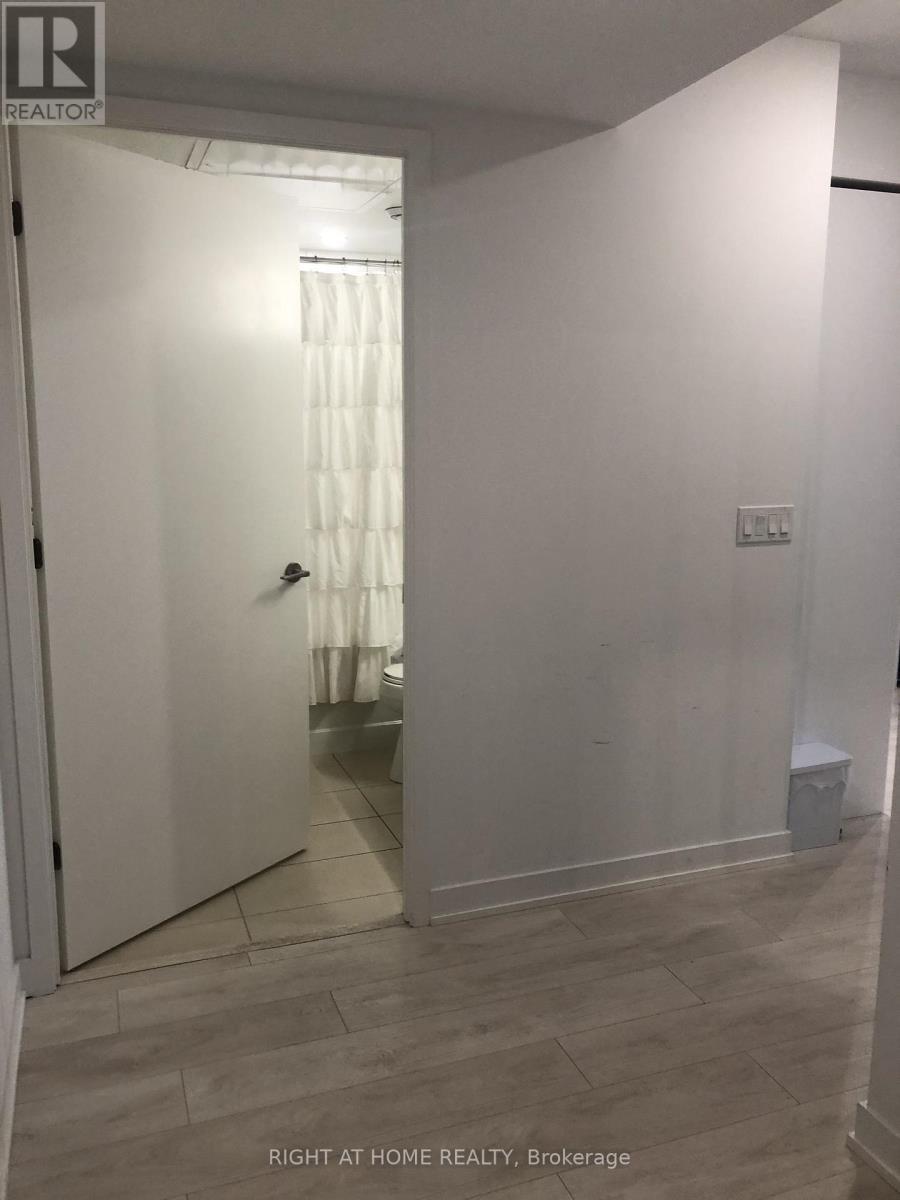 901 - 501 Yonge Street, Toronto, ON - Indoor Photo Showing Other Room