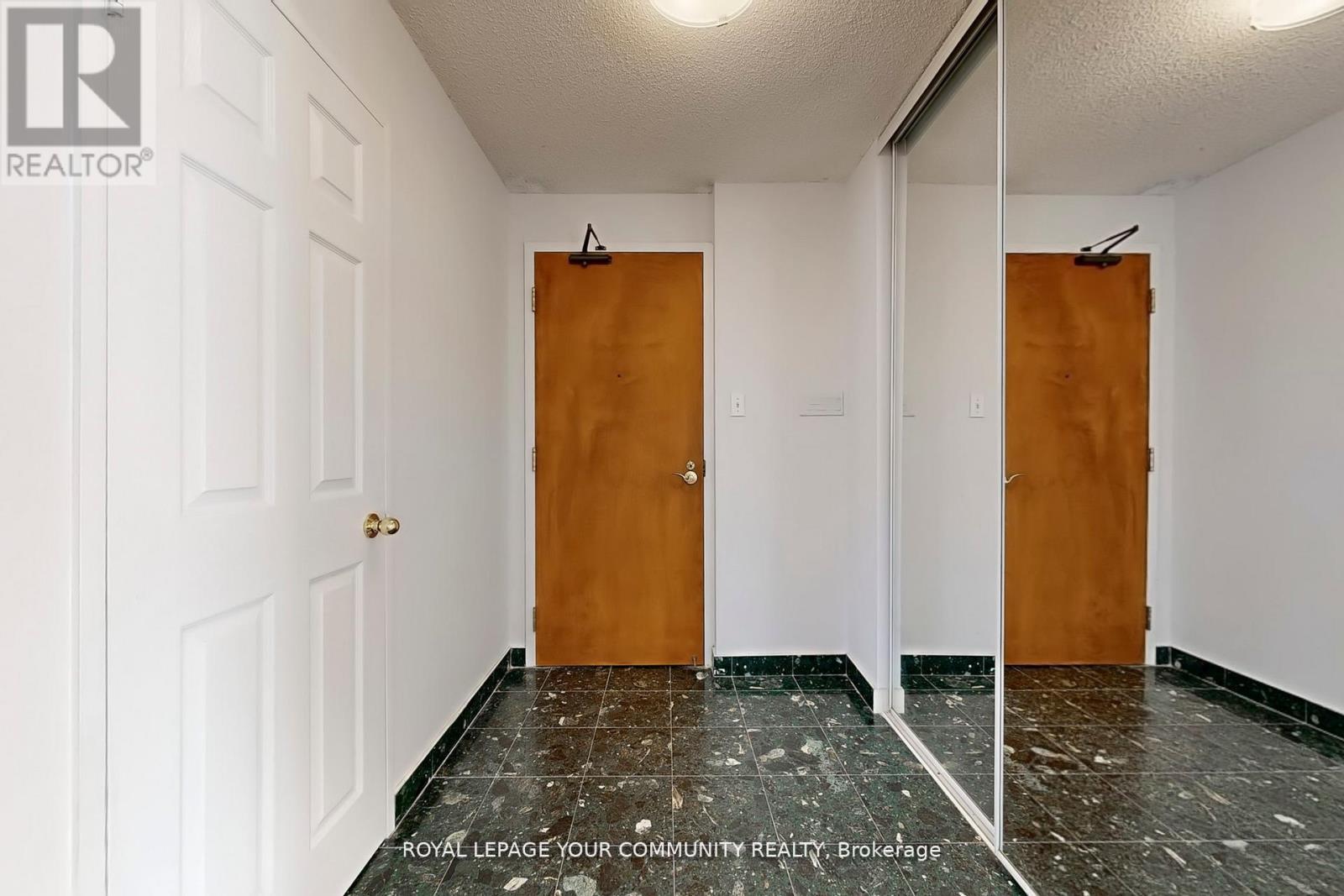 1201 - 260 Doris Avenue, Toronto, ON - Indoor Photo Showing Other Room