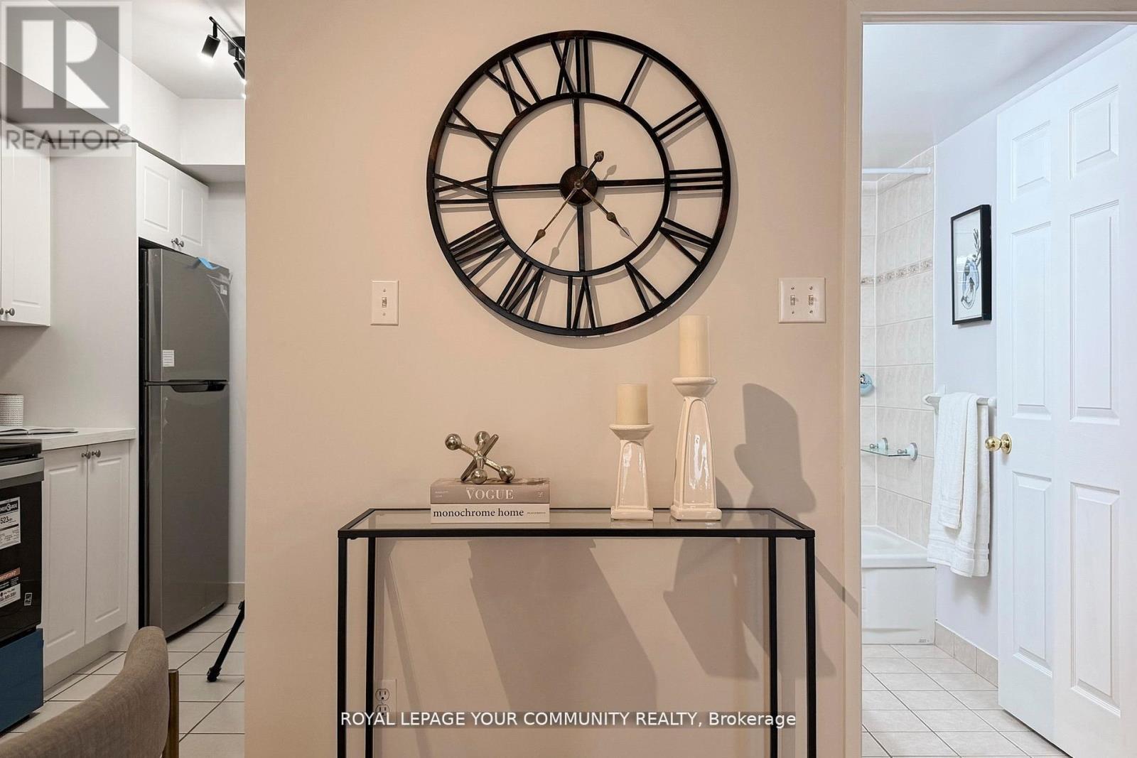 1201 - 260 Doris Avenue, Toronto, ON - Indoor