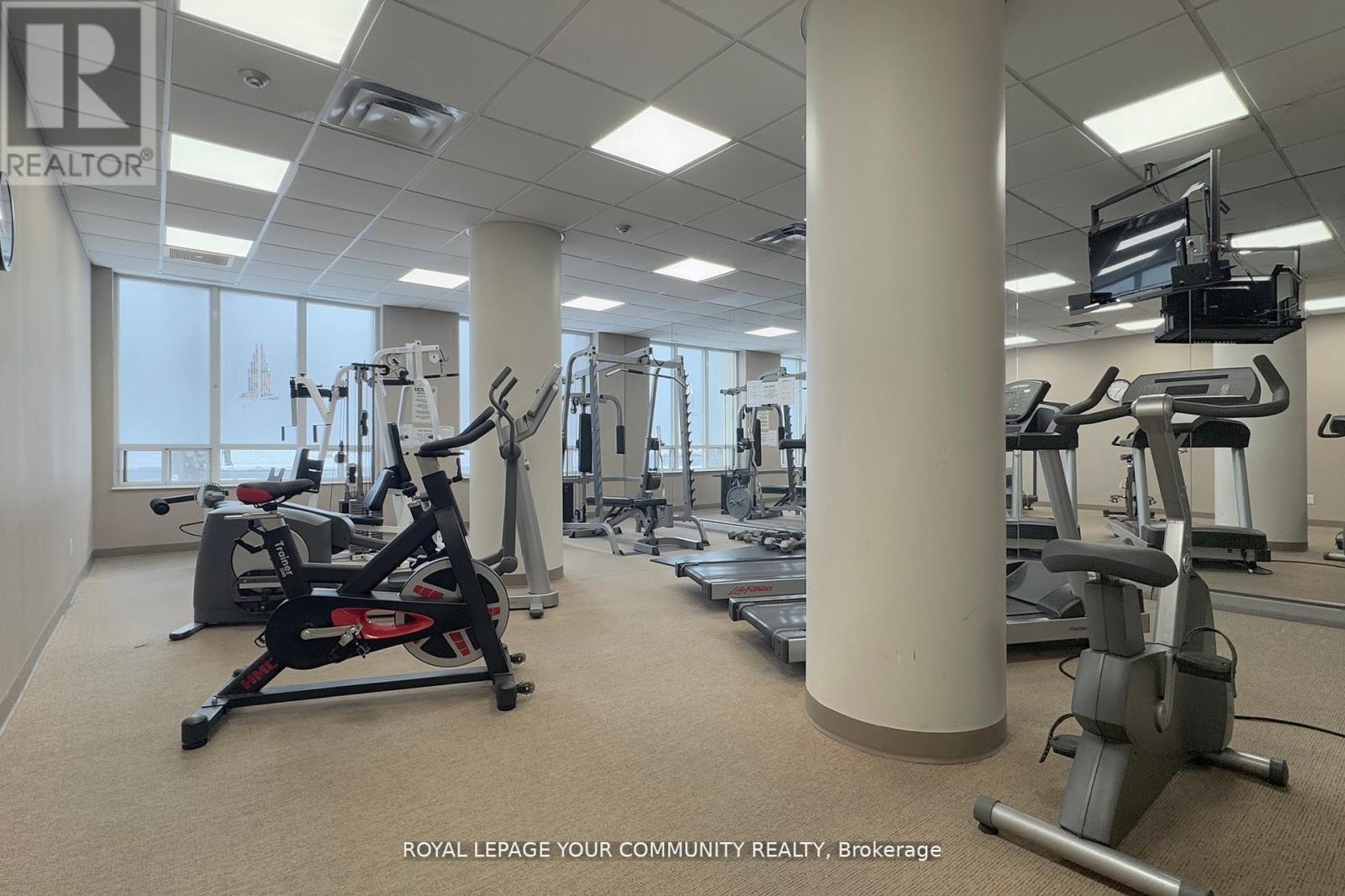 1201 - 260 Doris Avenue, Toronto, ON - Indoor Photo Showing Gym Room