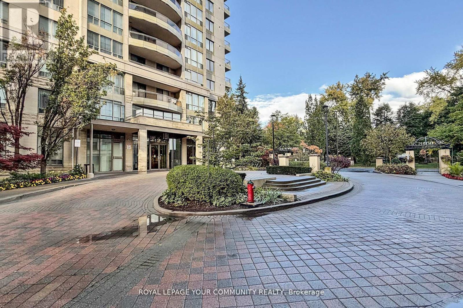 1201 - 260 Doris Avenue, Toronto, ON - Outdoor