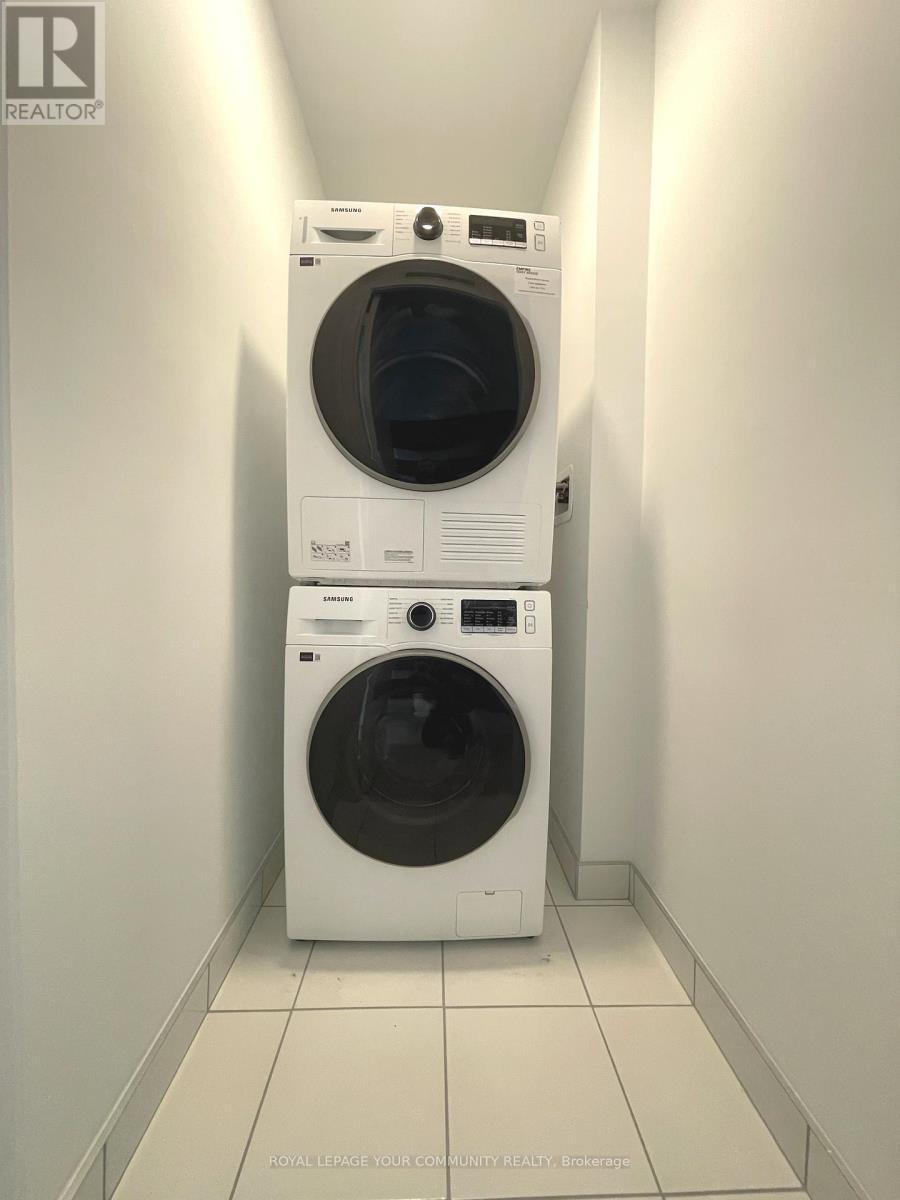 1517 - 15 Richardson Street, Toronto, ON - Indoor Photo Showing Laundry Room