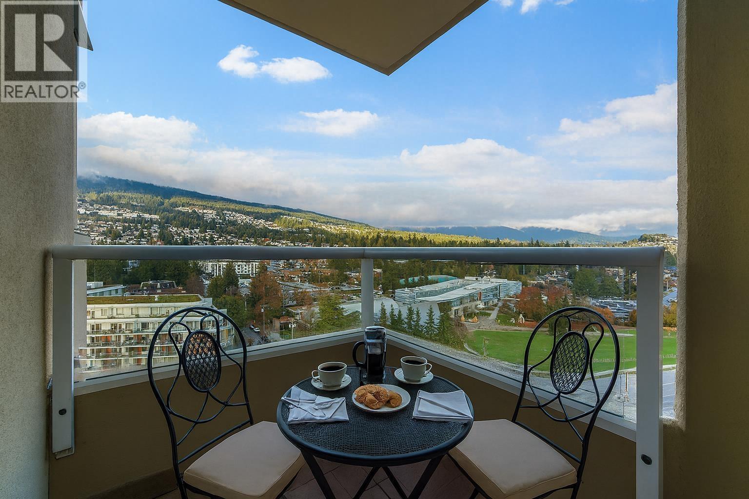 1601 2203 Bellevue Avenue, West Vancouver, BC - Outdoor With View