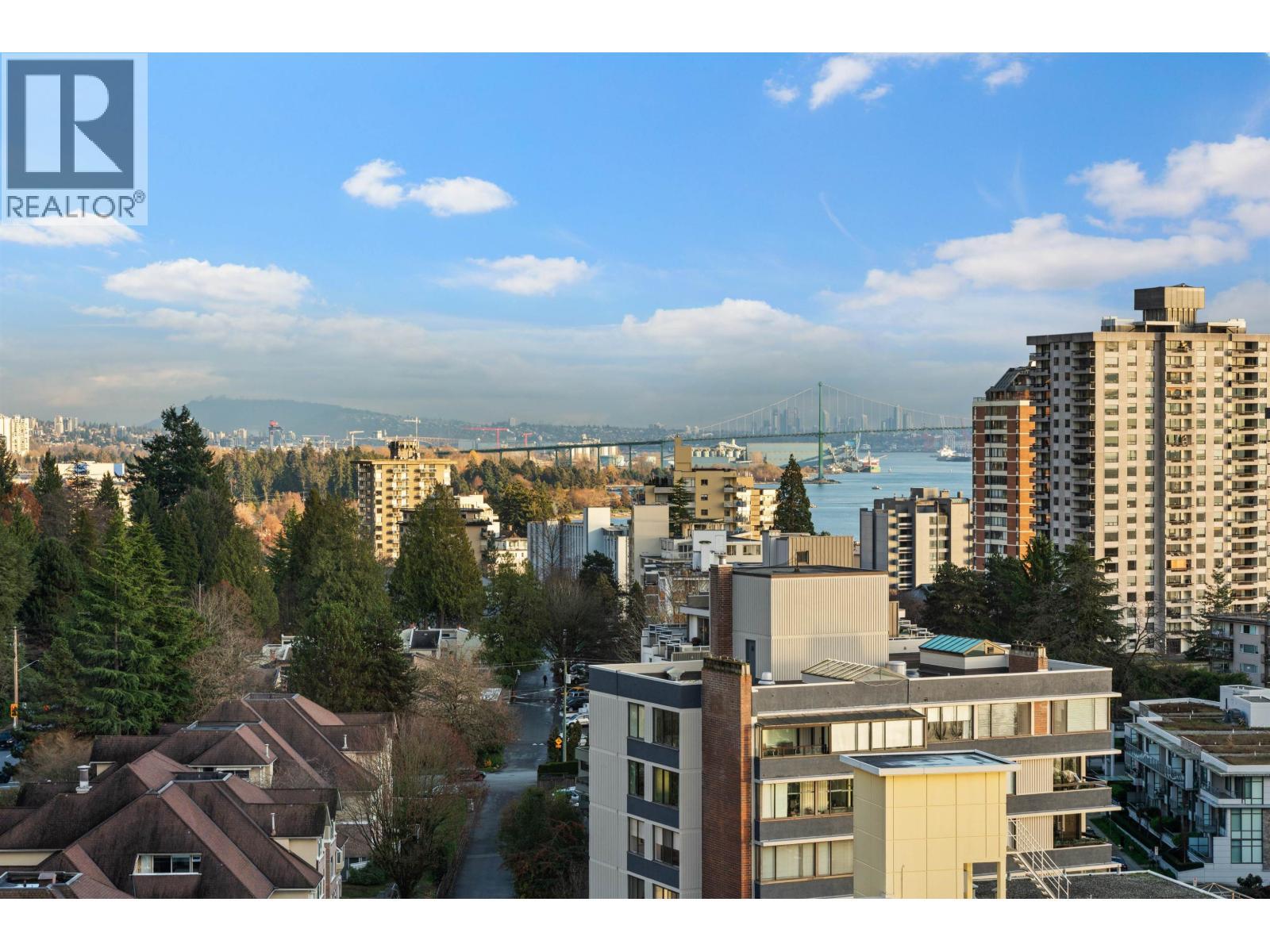 1601 2203 Bellevue Avenue, West Vancouver, BC - Outdoor With Body Of Water With View