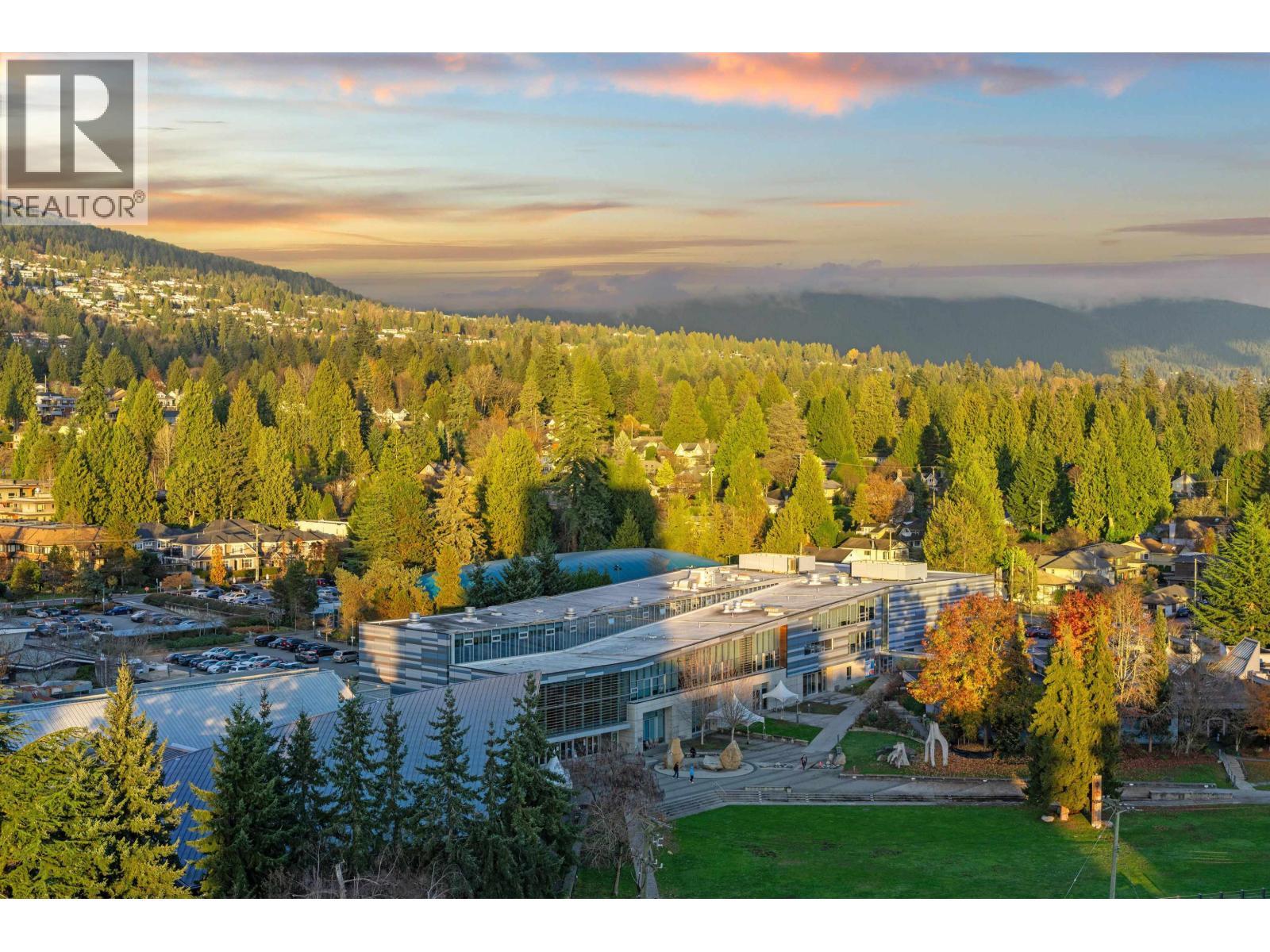 1601 2203 Bellevue Avenue, West Vancouver, BC - Outdoor With View