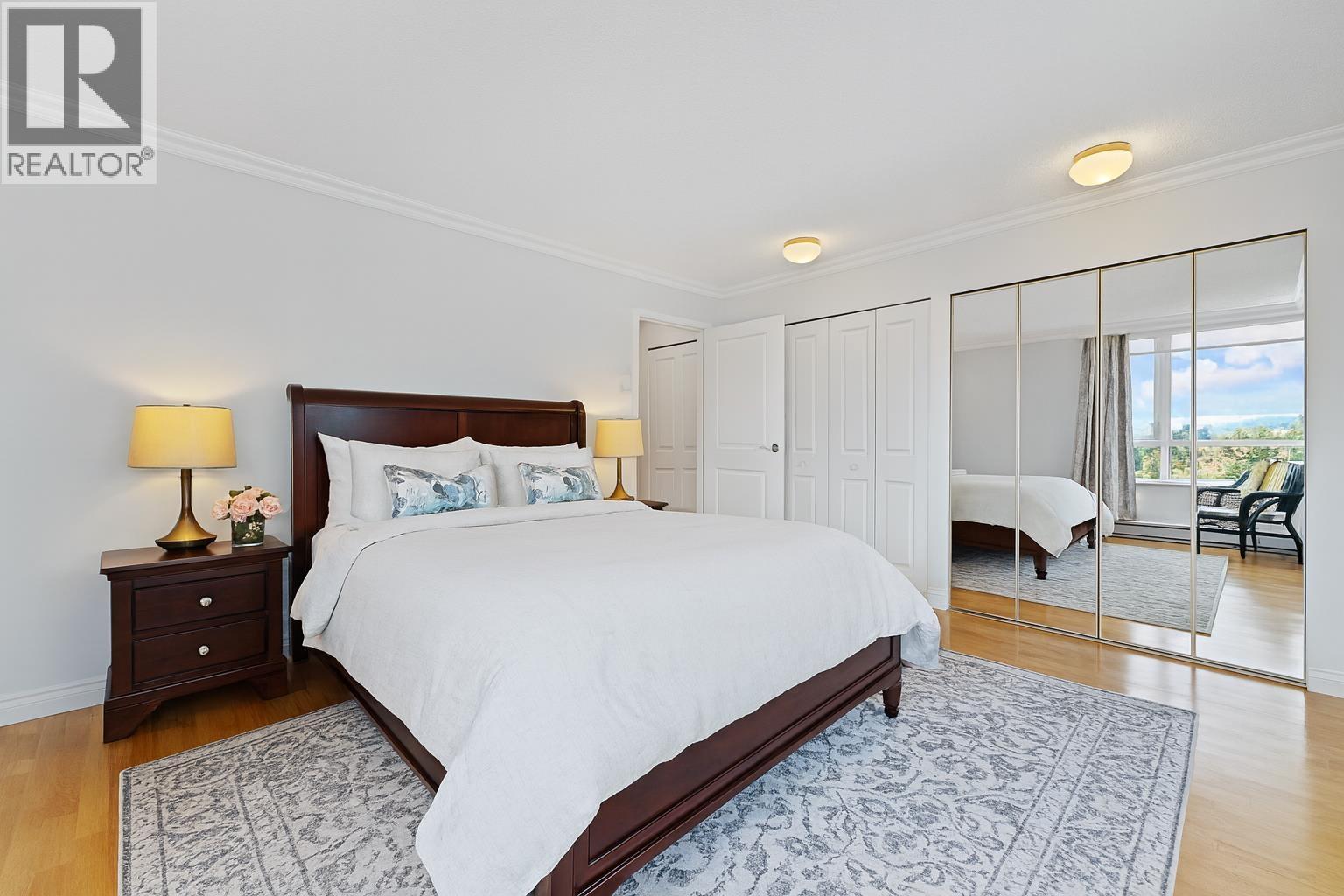 1601 2203 Bellevue Avenue, West Vancouver, BC - Indoor Photo Showing Bedroom