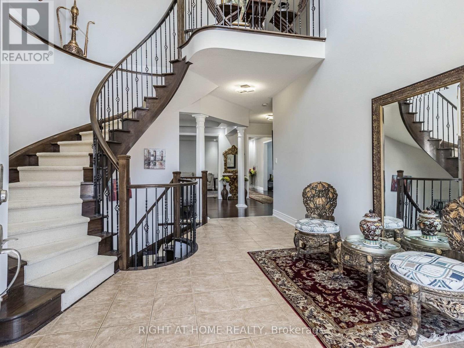 2340 Thruxton Drive, Oakville, ON