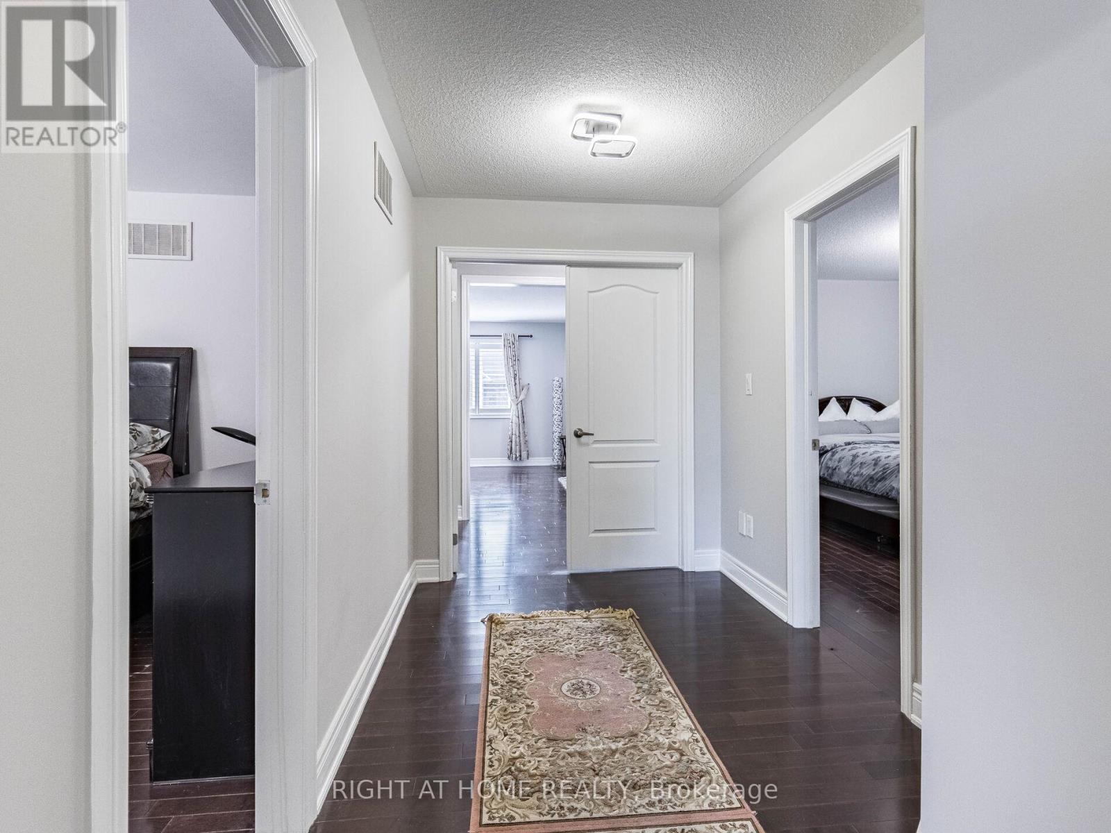 2340 Thruxton Drive, Oakville, ON