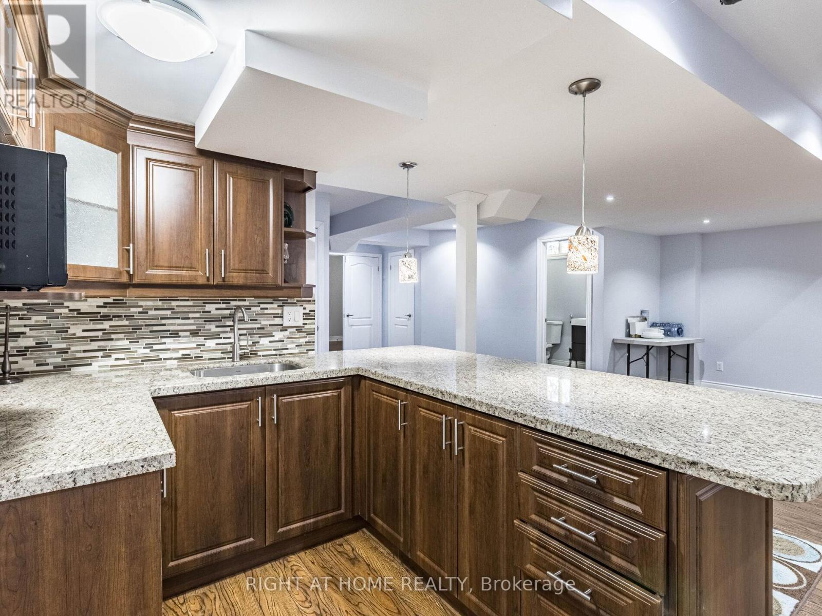 2340 Thruxton Drive, Oakville, ON
