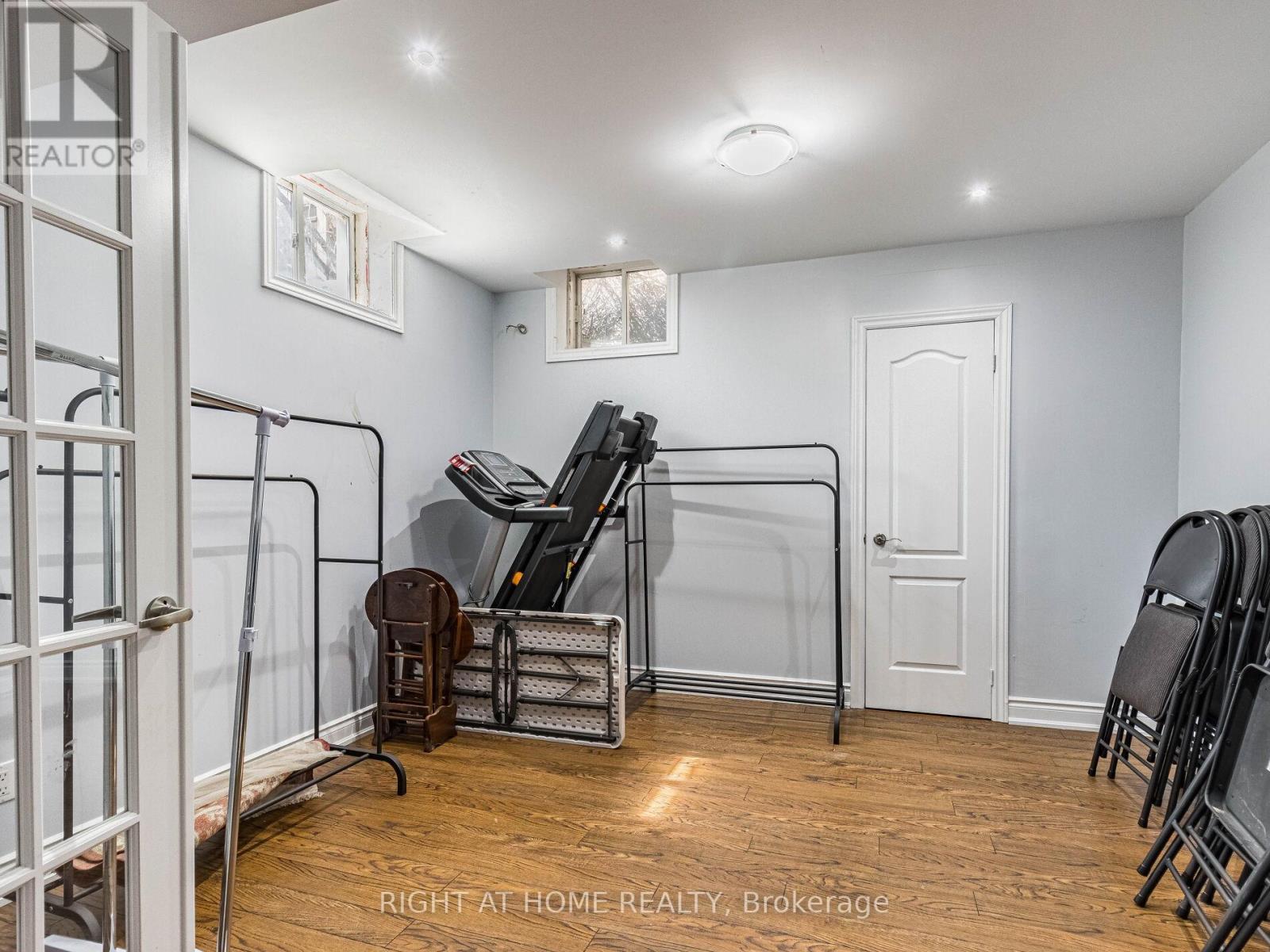 2340 Thruxton Drive, Oakville, ON