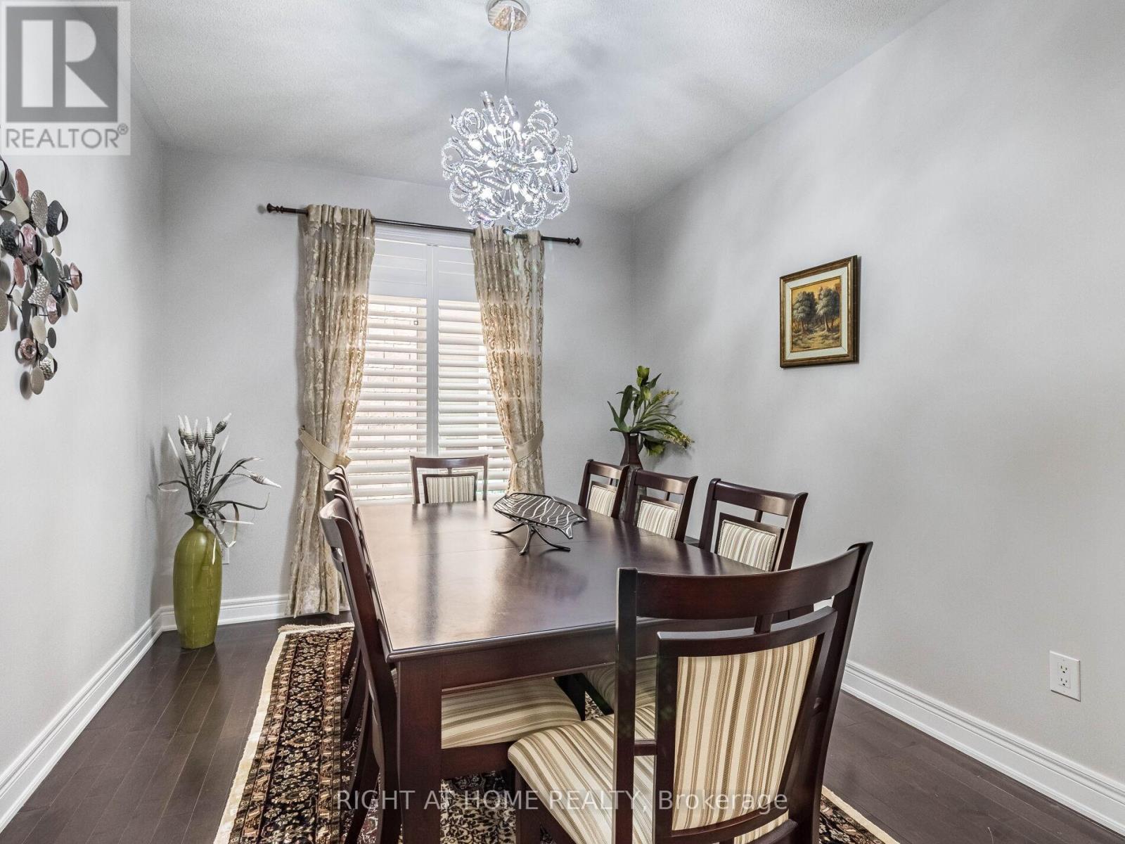 2340 Thruxton Drive, Oakville, ON - Indoor Photo Showing Dining Room