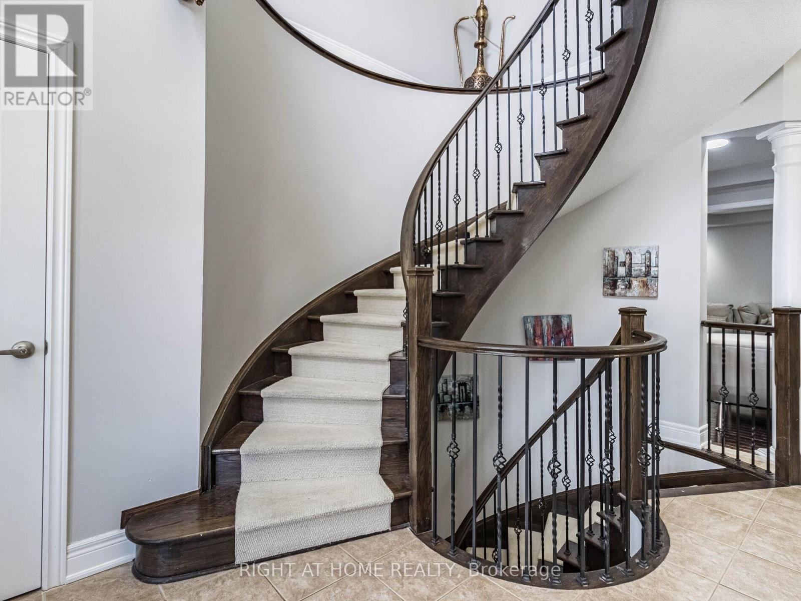 2340 Thruxton Drive, Oakville, ON - Indoor Photo Showing Other Room