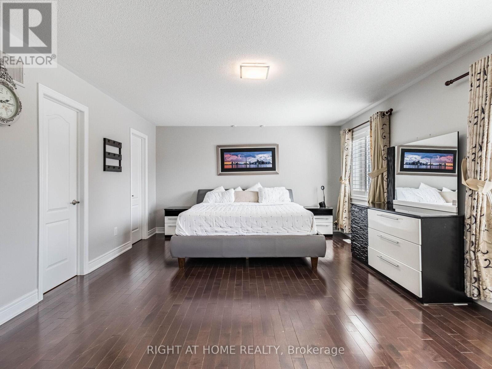2340 Thruxton Drive, Oakville, ON - Indoor Photo Showing Bedroom