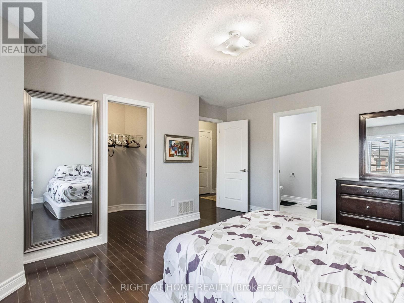 2340 Thruxton Drive, Oakville, ON - Indoor Photo Showing Bedroom