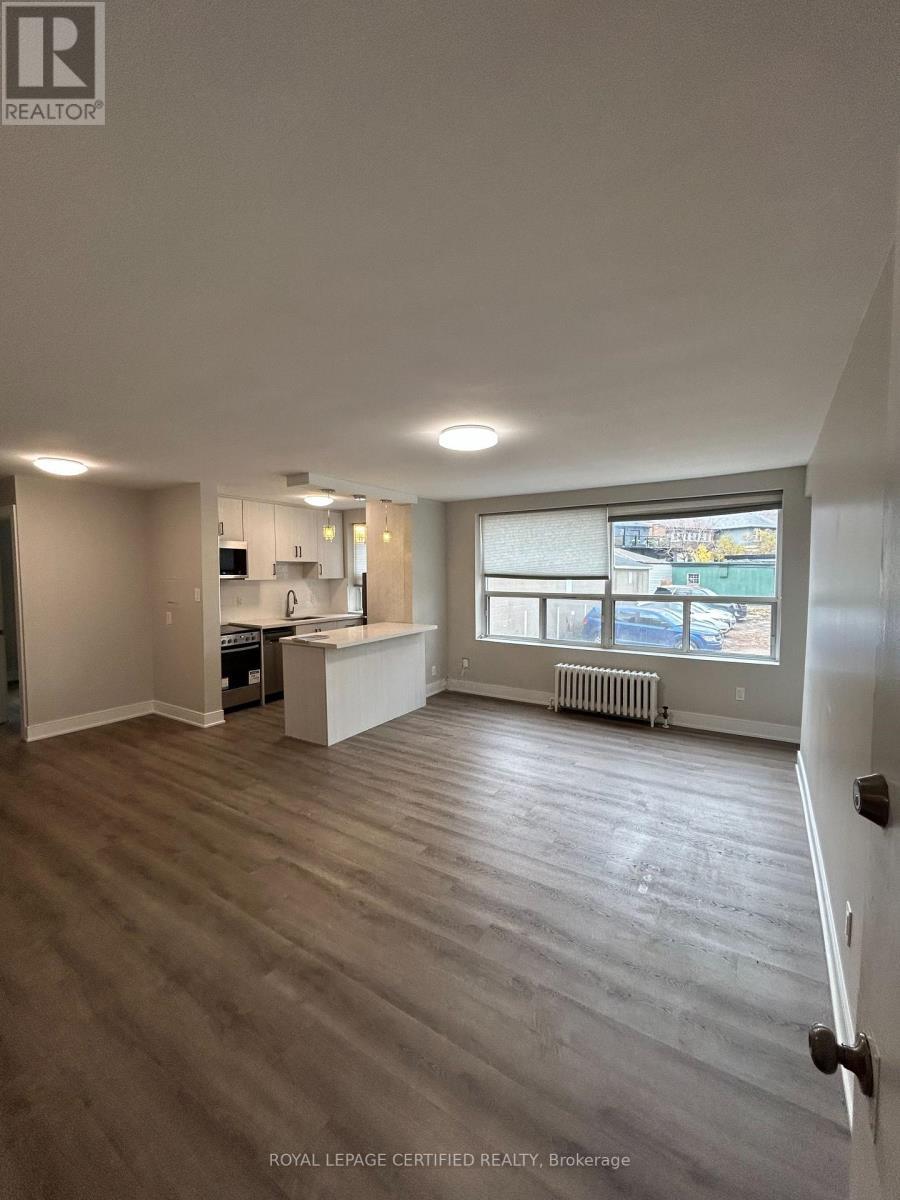 24 - 3464 Yonge Street, Toronto, ON - Indoor