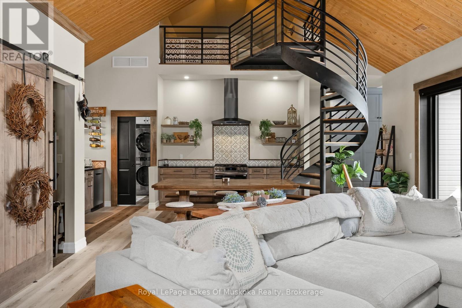 679 Boulder Road, South River, ON - Indoor Photo Showing Other Room