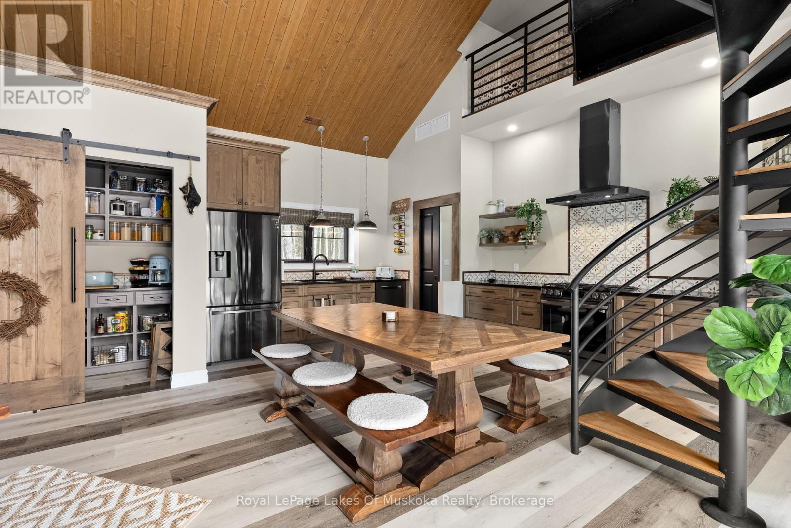 679 Boulder Road, South River, ON - Indoor Photo Showing Dining Room