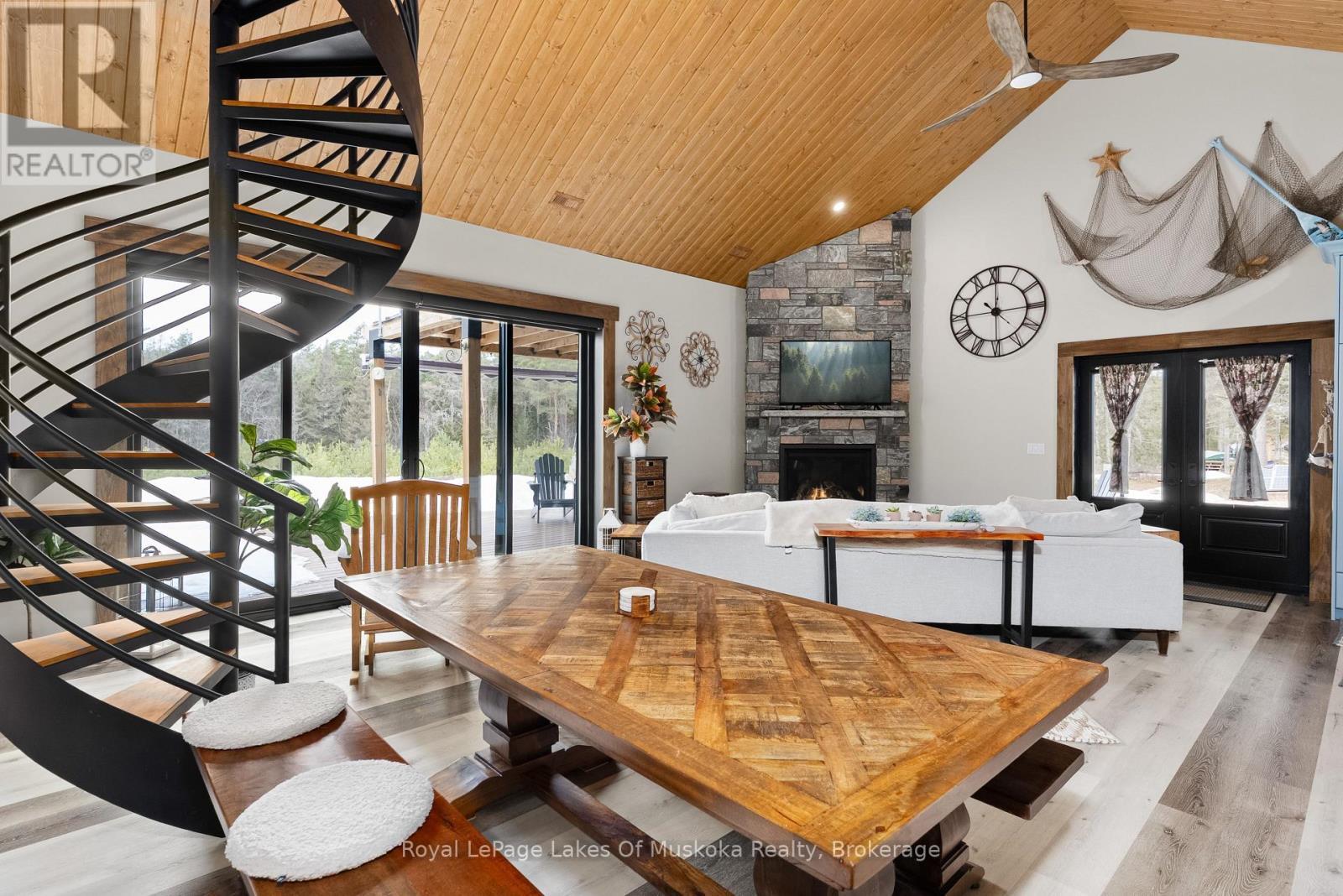 679 Boulder Road, South River, ON - Indoor Photo Showing Dining Room