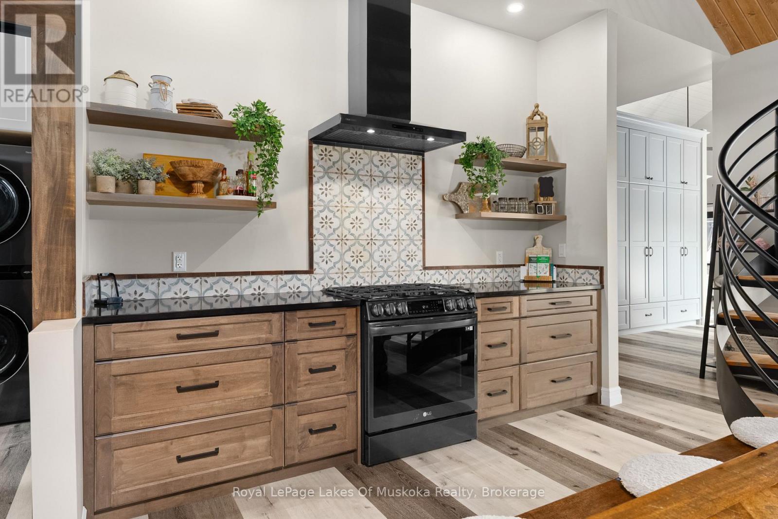 679 Boulder Road, South River, ON - Indoor