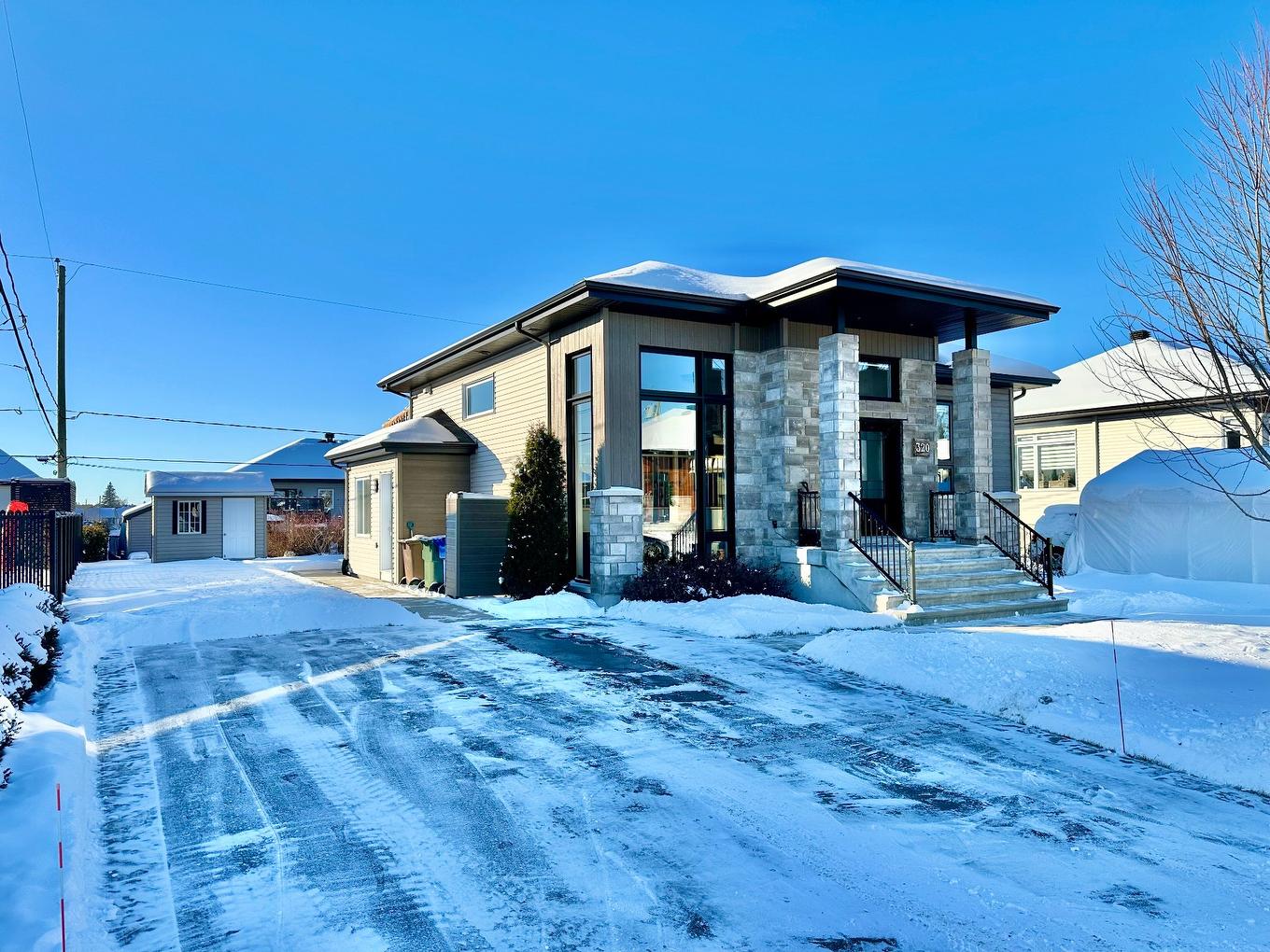 Façade - 320 Rue Abigail, Lachute, QC - Outdoor