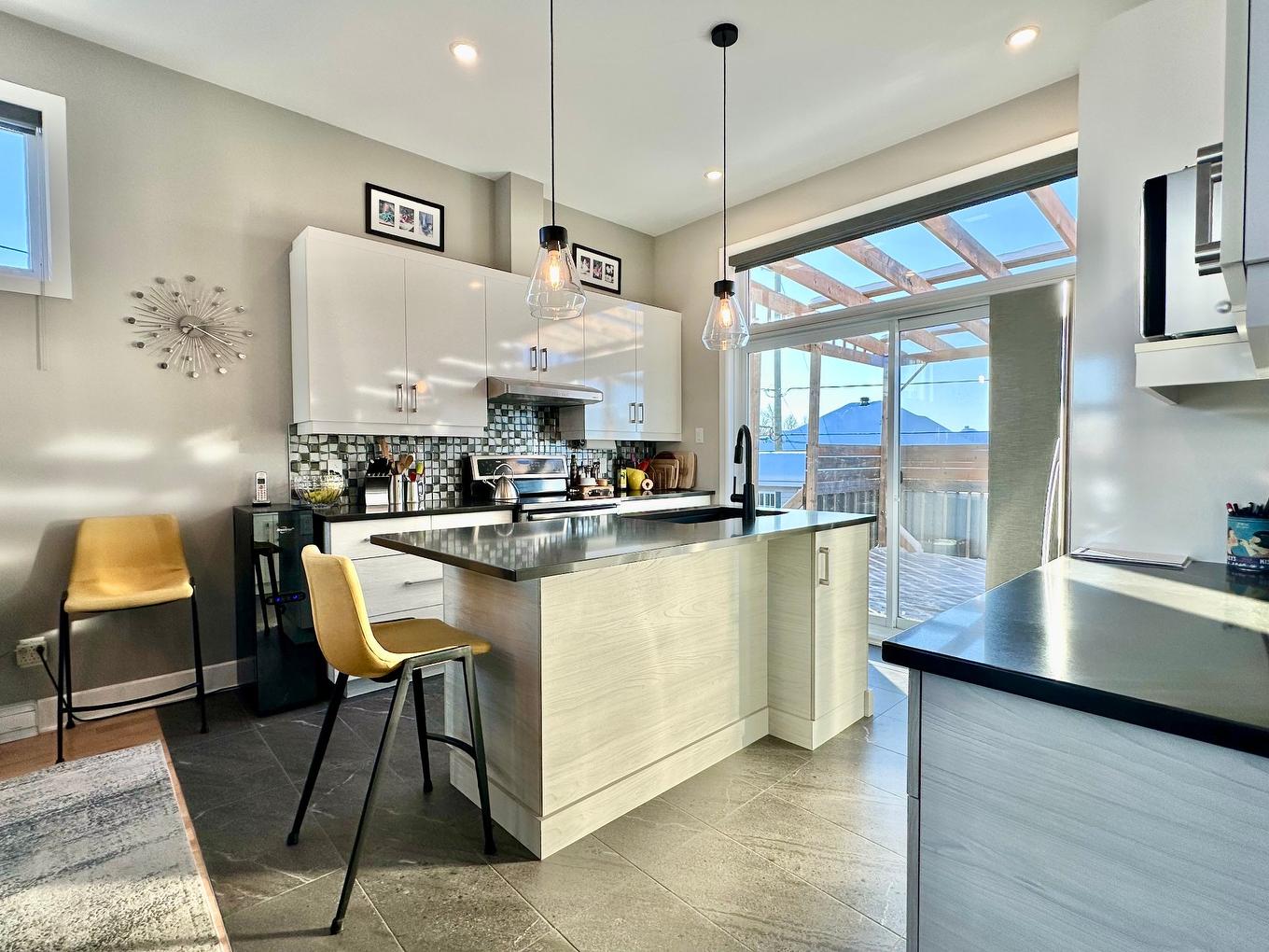 Cuisine - 320 Rue Abigail, Lachute, QC - Indoor Photo Showing Kitchen With Upgraded Kitchen