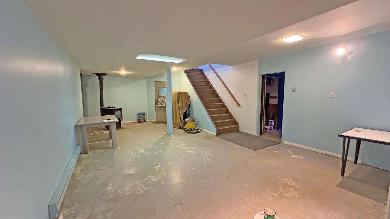 Salle familiale - 500 Ch. De La Carrière, Saint-Hippolyte, QC - Indoor