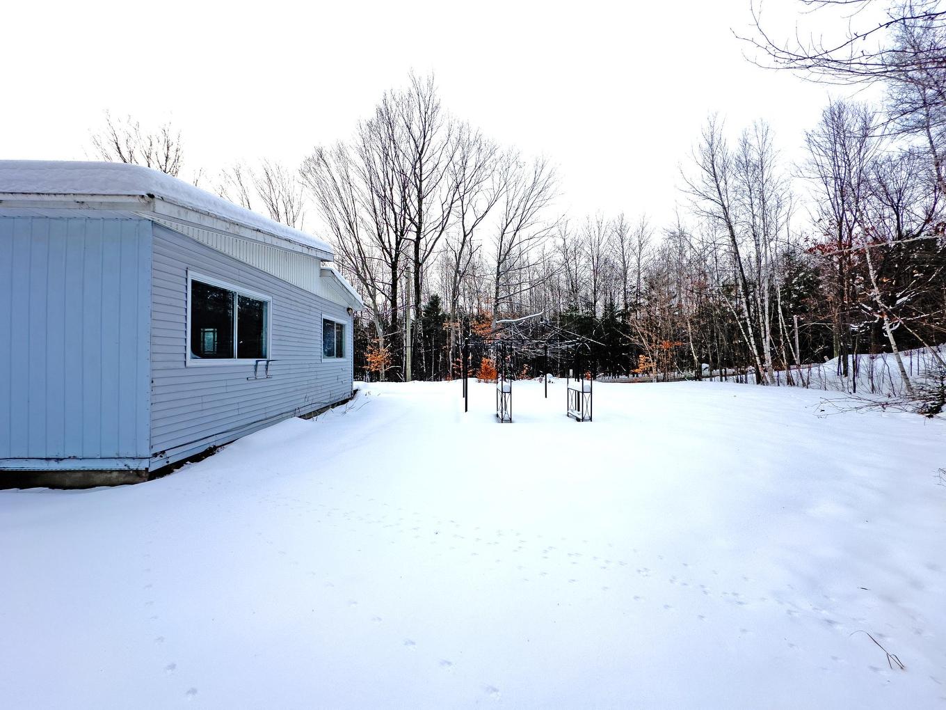 Cour - 500 Ch. De La Carrière, Saint-Hippolyte, QC - Outdoor