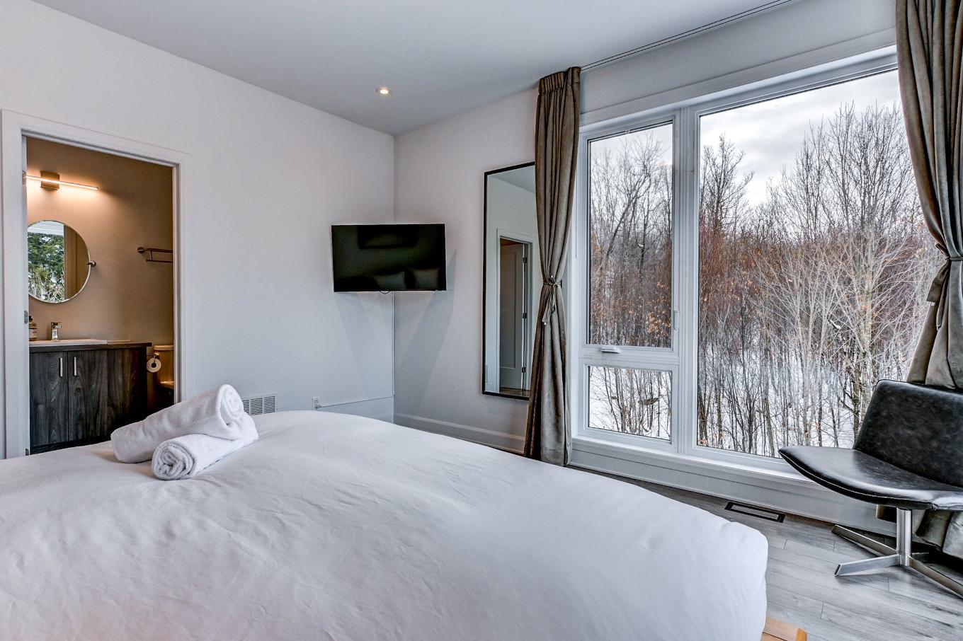 Bedroom - 165 Rue Du Denali, La Conception, QC - Indoor Photo Showing Bedroom