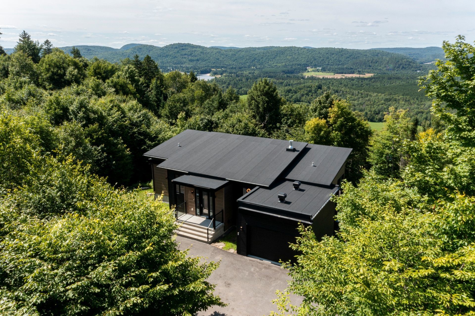 Front of Structure - 165 Rue Du Denali, La Conception, QC - Outdoor With View