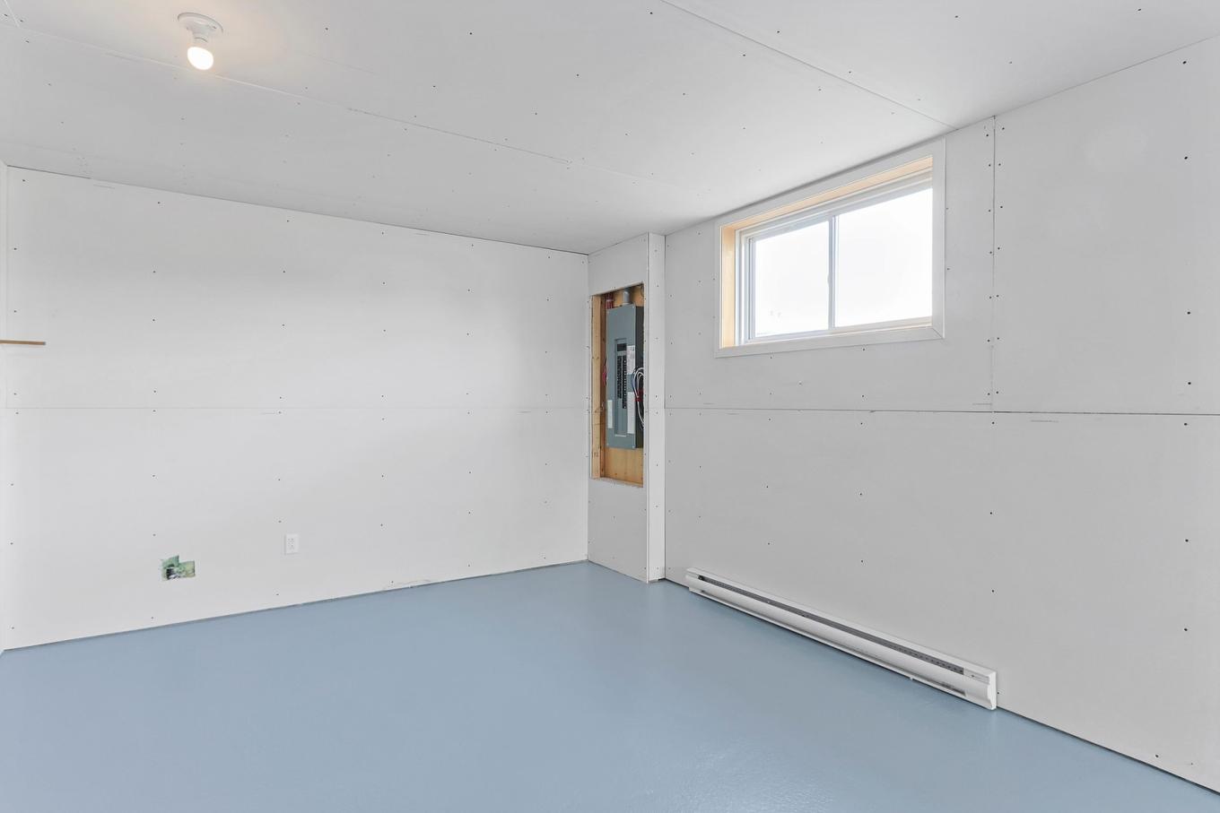 Basement - 55Z Rue Des Pêcheurs, Saint-Louis-De-Gonzague, QC - Indoor Photo Showing Other Room