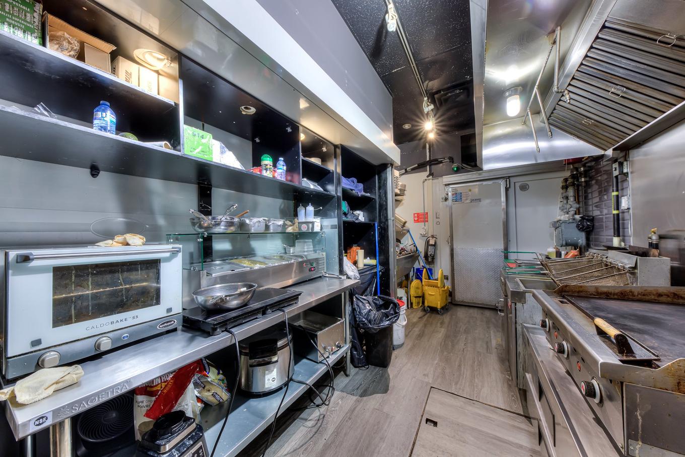 Kitchen - 3611 Boul. St-Laurent, Montréal (Le Plateau-Mont-Royal), QC - Indoor Photo Showing Kitchen