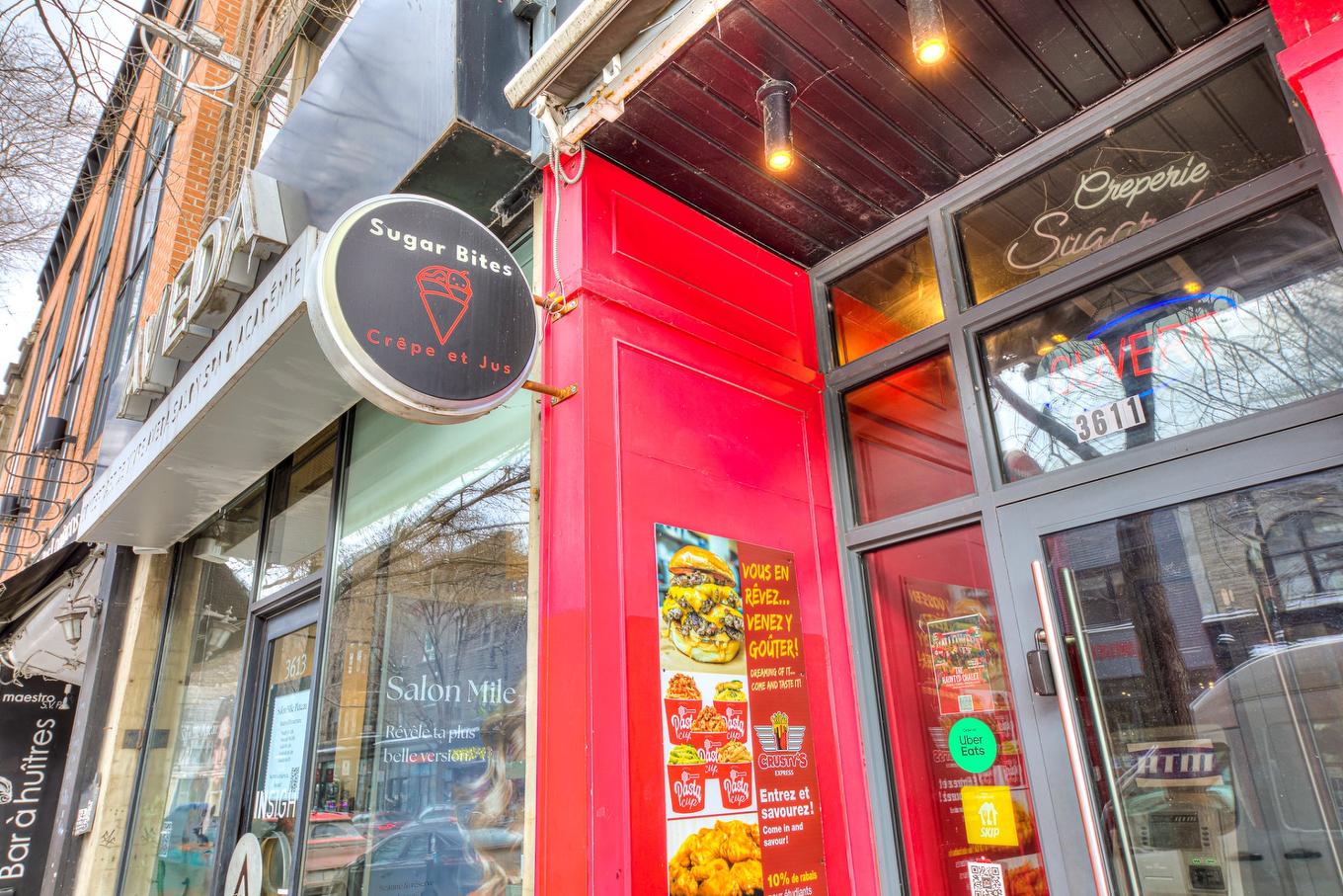 Frontage - 3611 Boul. St-Laurent, Montréal (Le Plateau-Mont-Royal), QC - Photo Showing Other Room