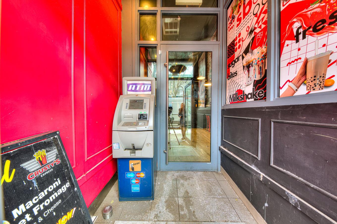Frontage - 3611 Boul. St-Laurent, Montréal (Le Plateau-Mont-Royal), QC - Indoor Photo Showing Other Room