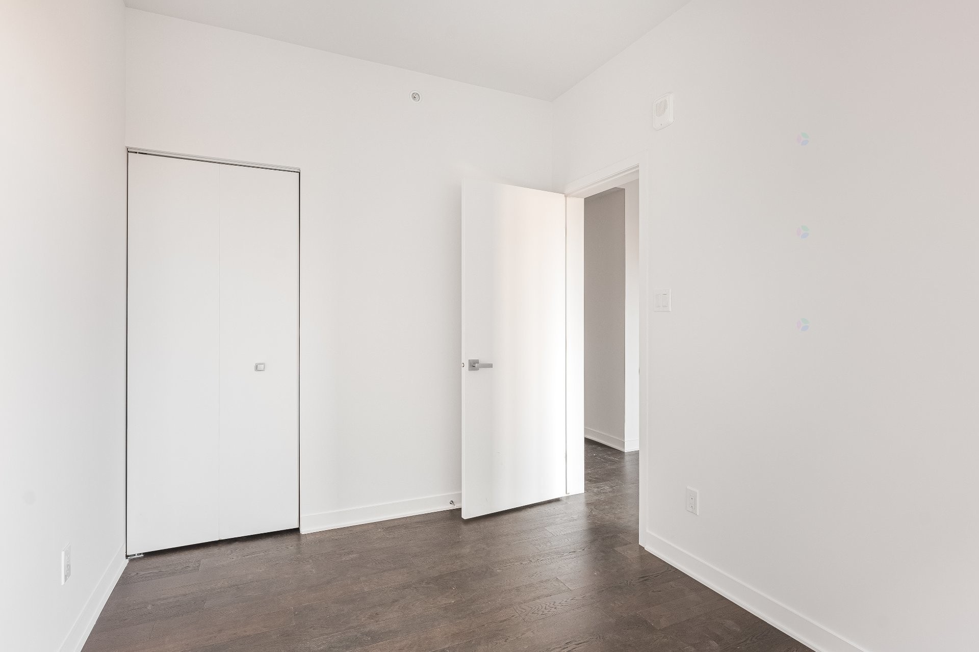 Chambre à coucher - 801-1160 Rue Mackay, Montréal (Ville-Marie), QC - Indoor Photo Showing Other Room