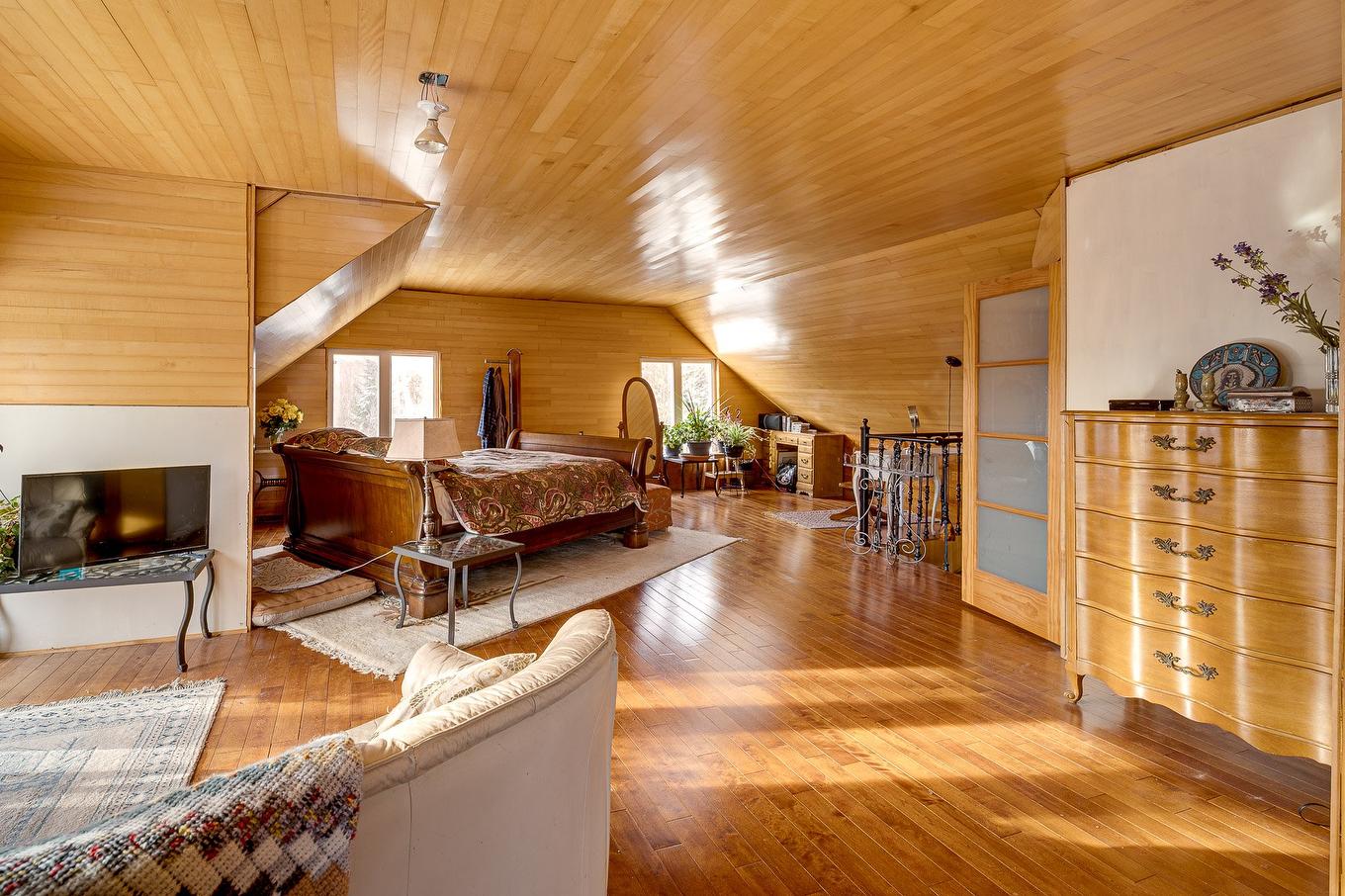 Primary bedroom - 4257 Rue Du Haut-Bois, Morin-Heights, QC - Indoor With Fireplace