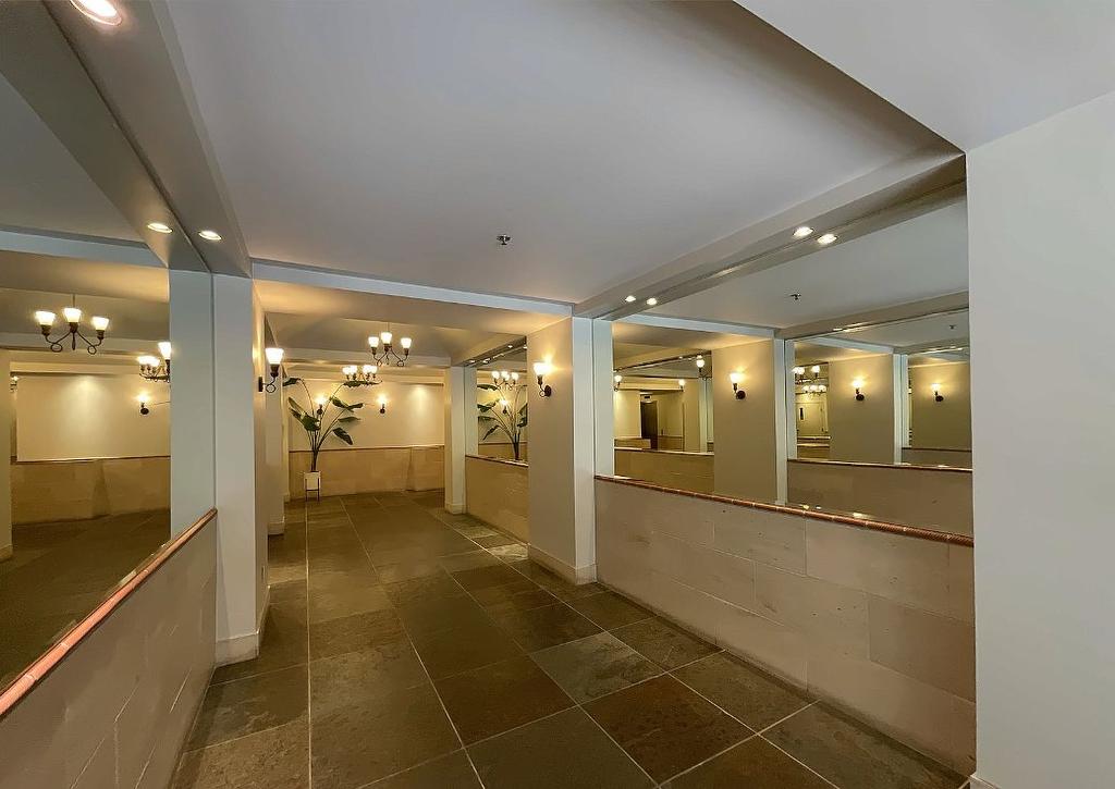 Hall - 200-5099 Rue Jeanne-Mance, Montréal (Le Plateau-Mont-Royal), QC - Indoor Photo Showing Other Room