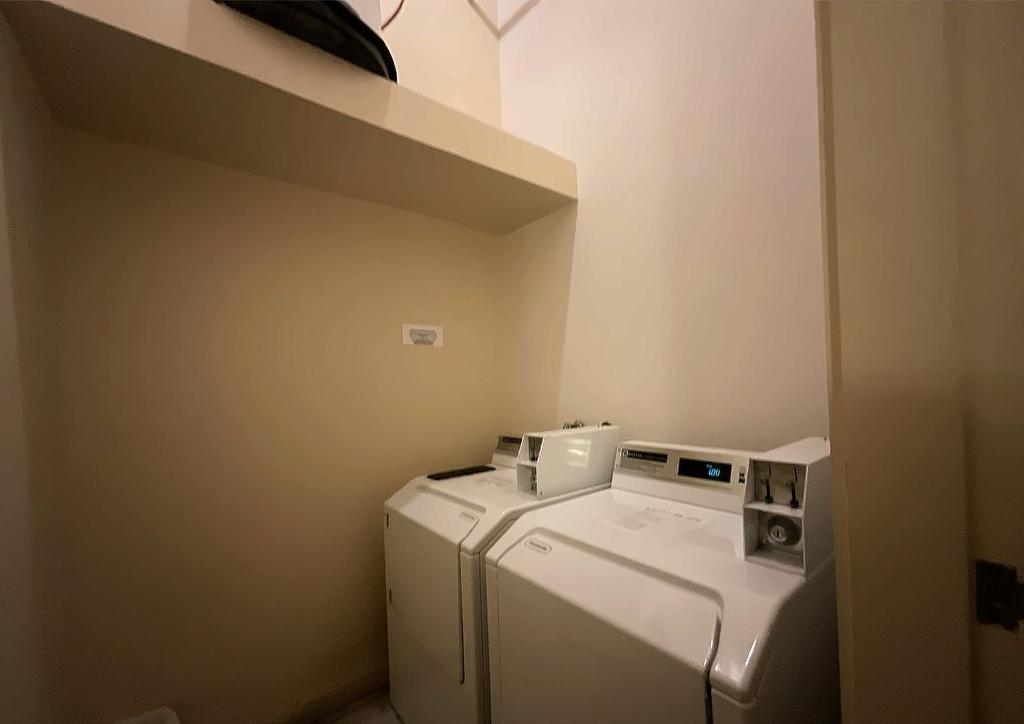 Laundry room - 200-5099 Rue Jeanne-Mance, Montréal (Le Plateau-Mont-Royal), QC - Indoor Photo Showing Laundry Room