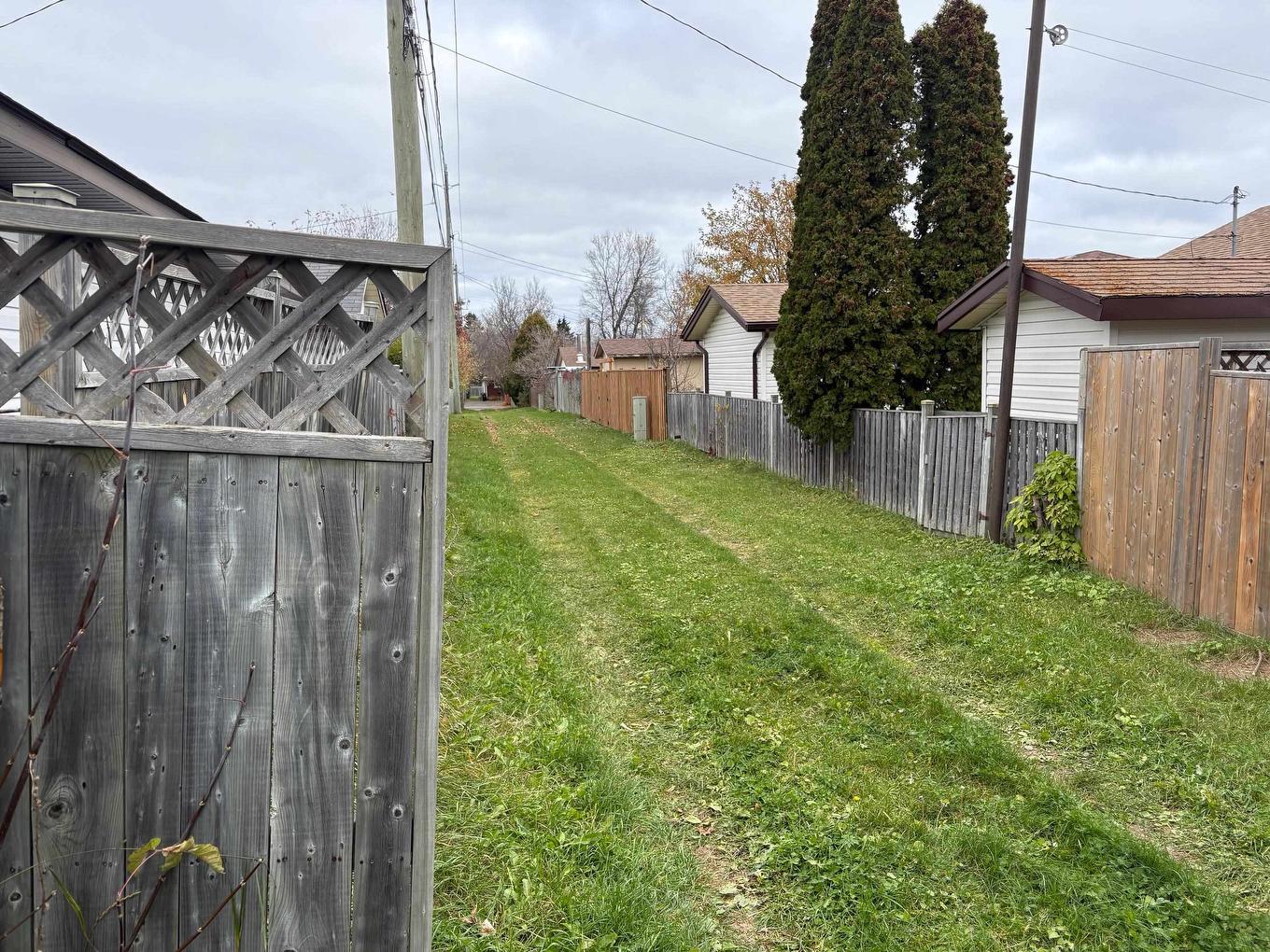 205 Windemere Avenue N, Thunder Bay, ON - Outdoor