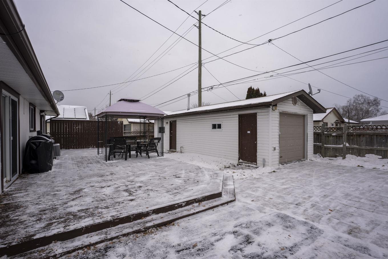 205 Windemere Avenue N, Thunder Bay, ON - Outdoor With Exterior