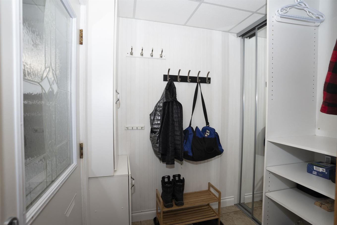 205 Windemere Avenue N, Thunder Bay, ON - Indoor Photo Showing Other Room