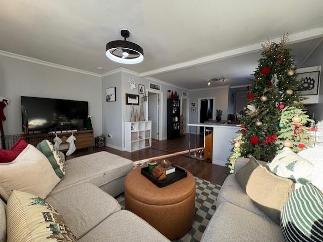 210 Third Avenue Sw, Geraldton, Greenstone, ON - Indoor Photo Showing Living Room