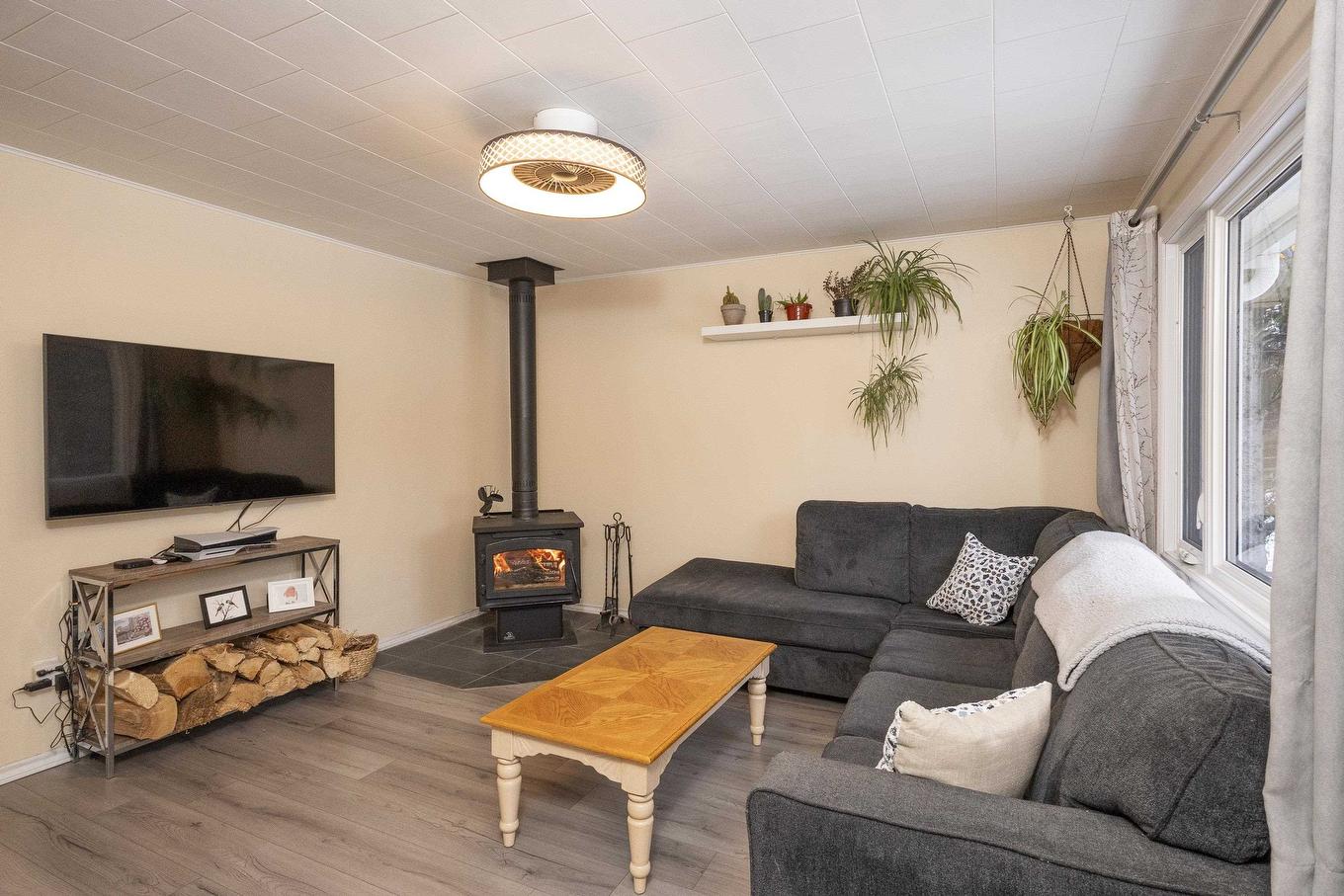 376 Lakeshore Drive, Shuniah, ON