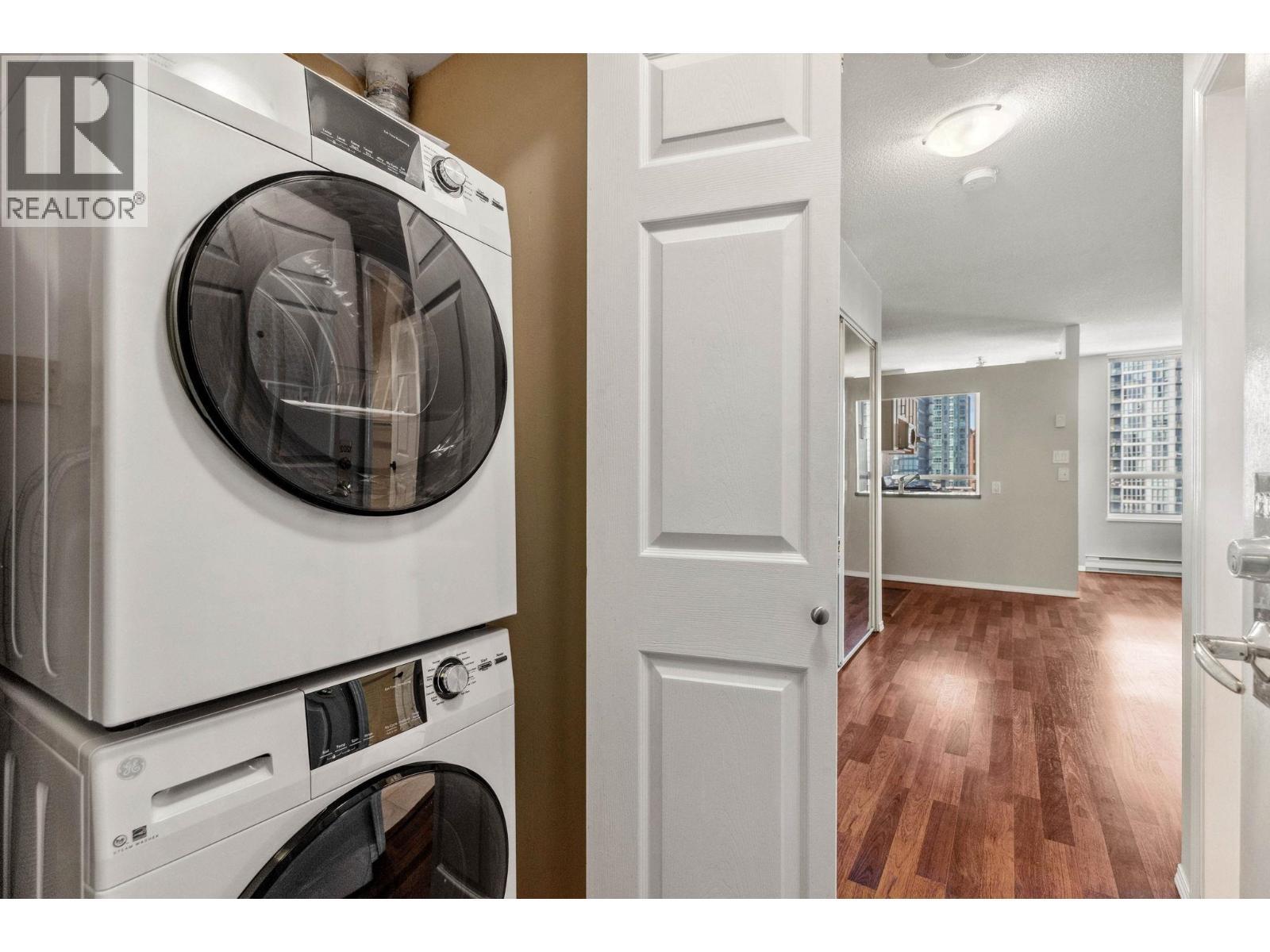 1202 1188 Richards Street, Vancouver, BC - Indoor Photo Showing Laundry Room