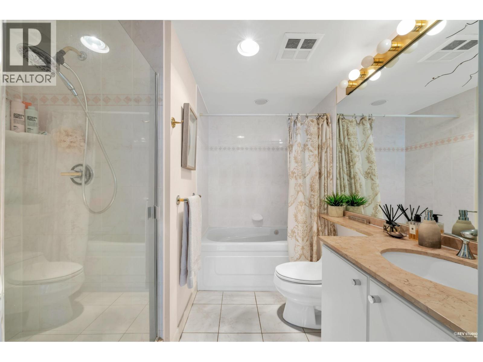 1708 1500 Hornby Street, Vancouver, BC - Indoor Photo Showing Bathroom