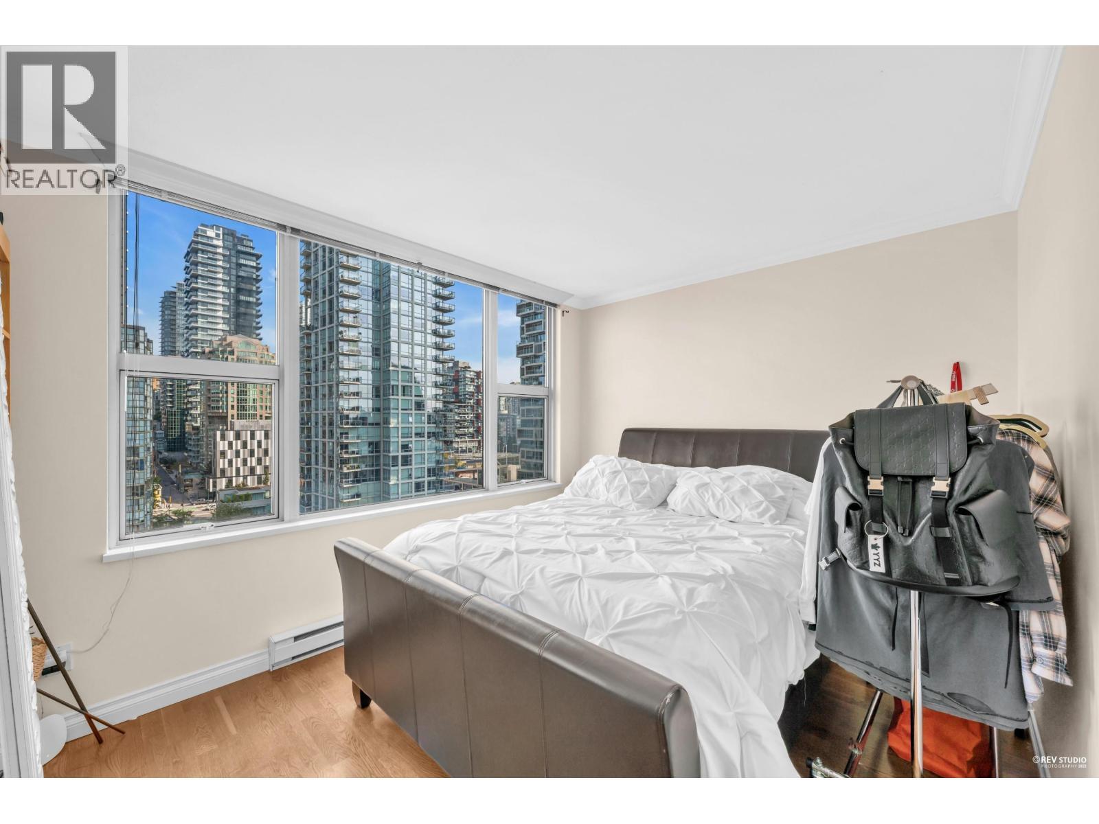 1708 1500 Hornby Street, Vancouver, BC - Indoor Photo Showing Bedroom