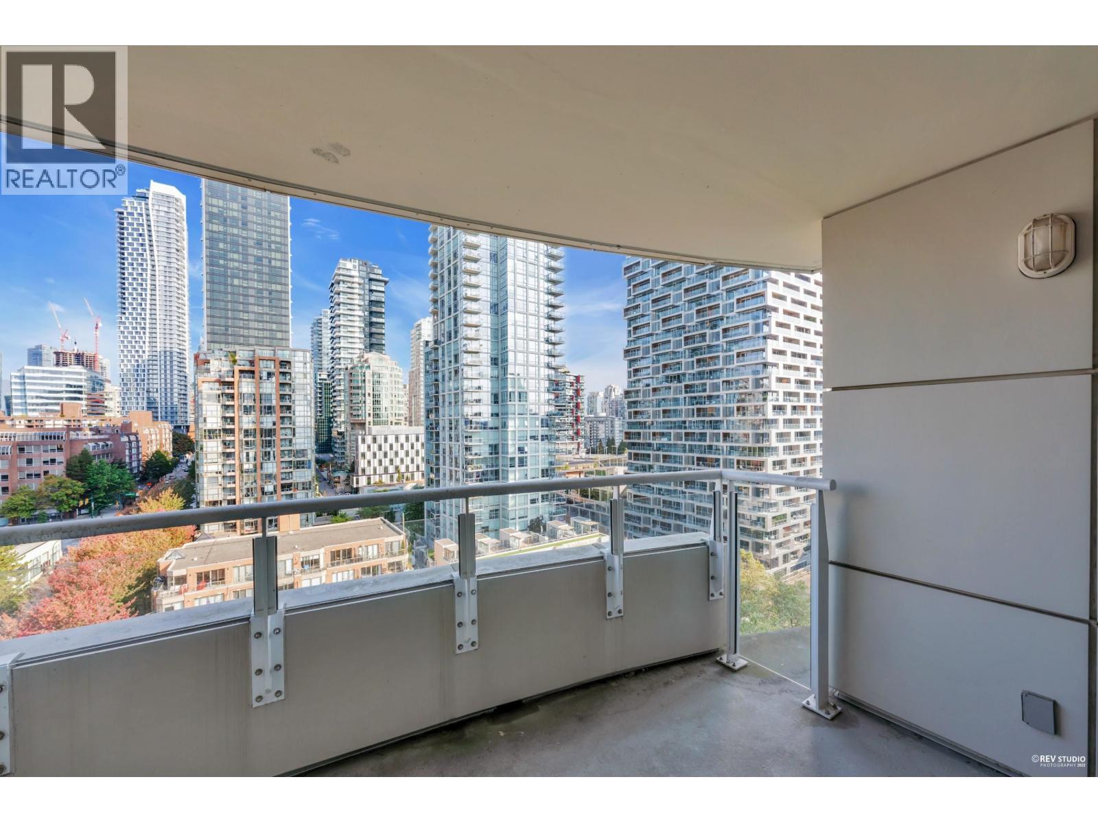 1708 1500 Hornby Street, Vancouver, BC - With Balcony