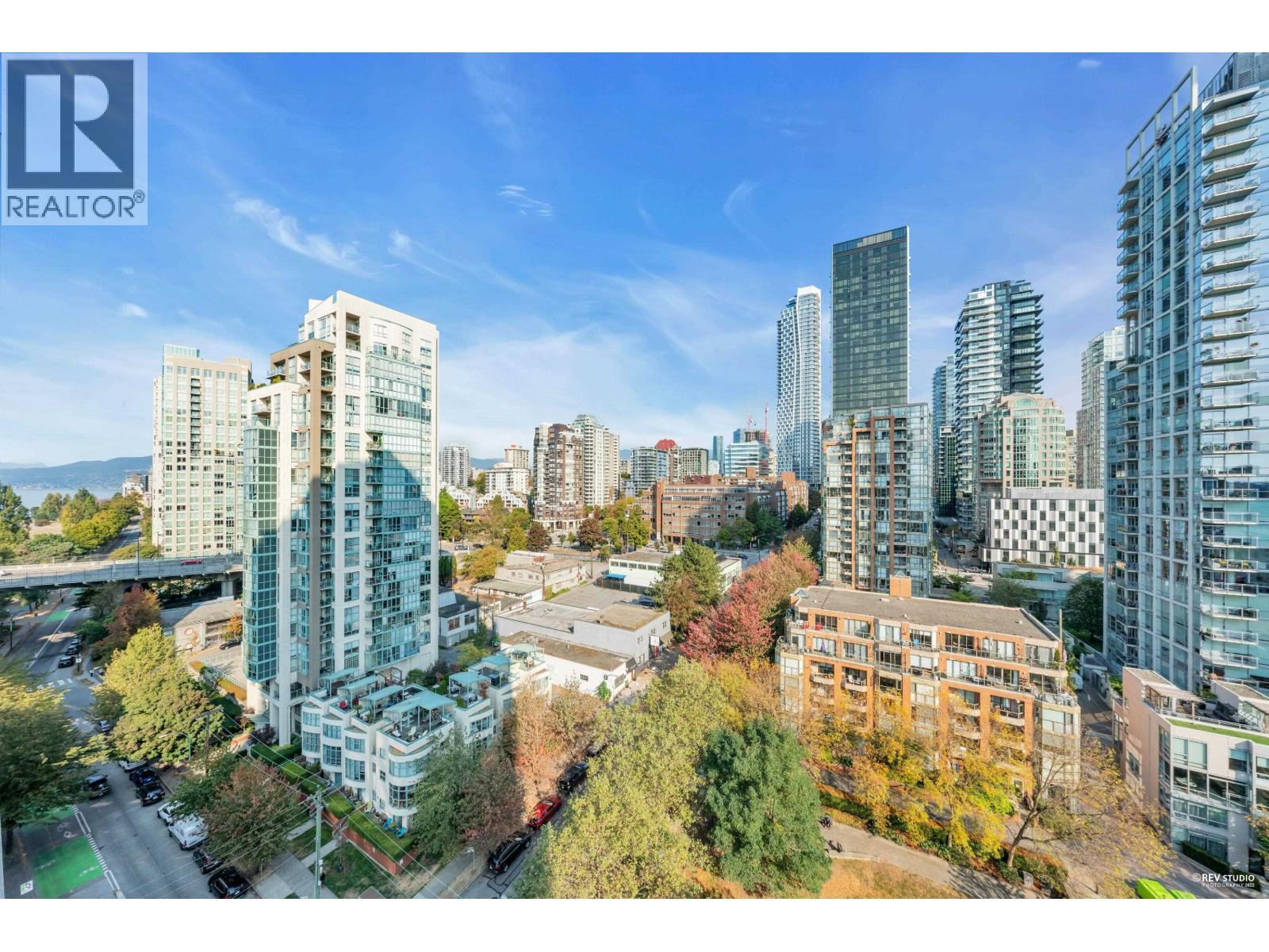 1708 1500 Hornby Street, Vancouver, BC - Outdoor With Facade