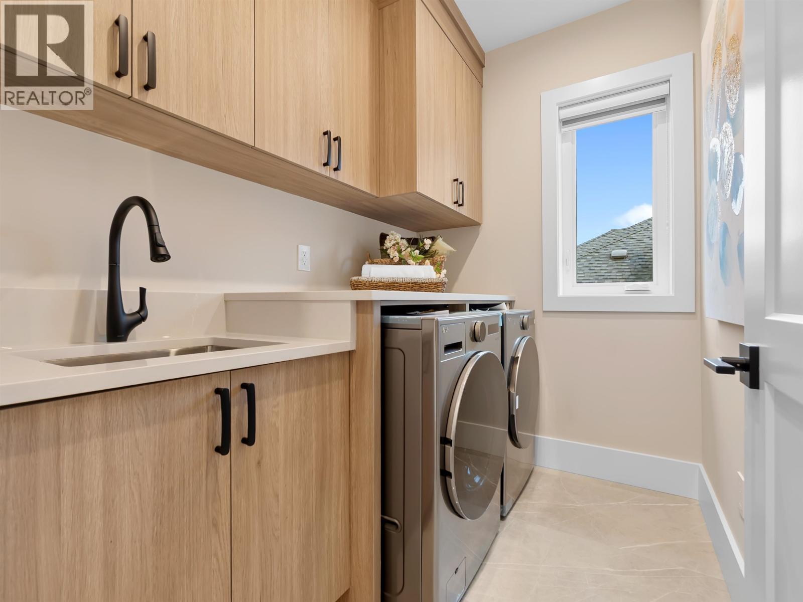 3428 Trumond Avenue, Richmond, BC - Indoor Photo Showing Laundry Room
