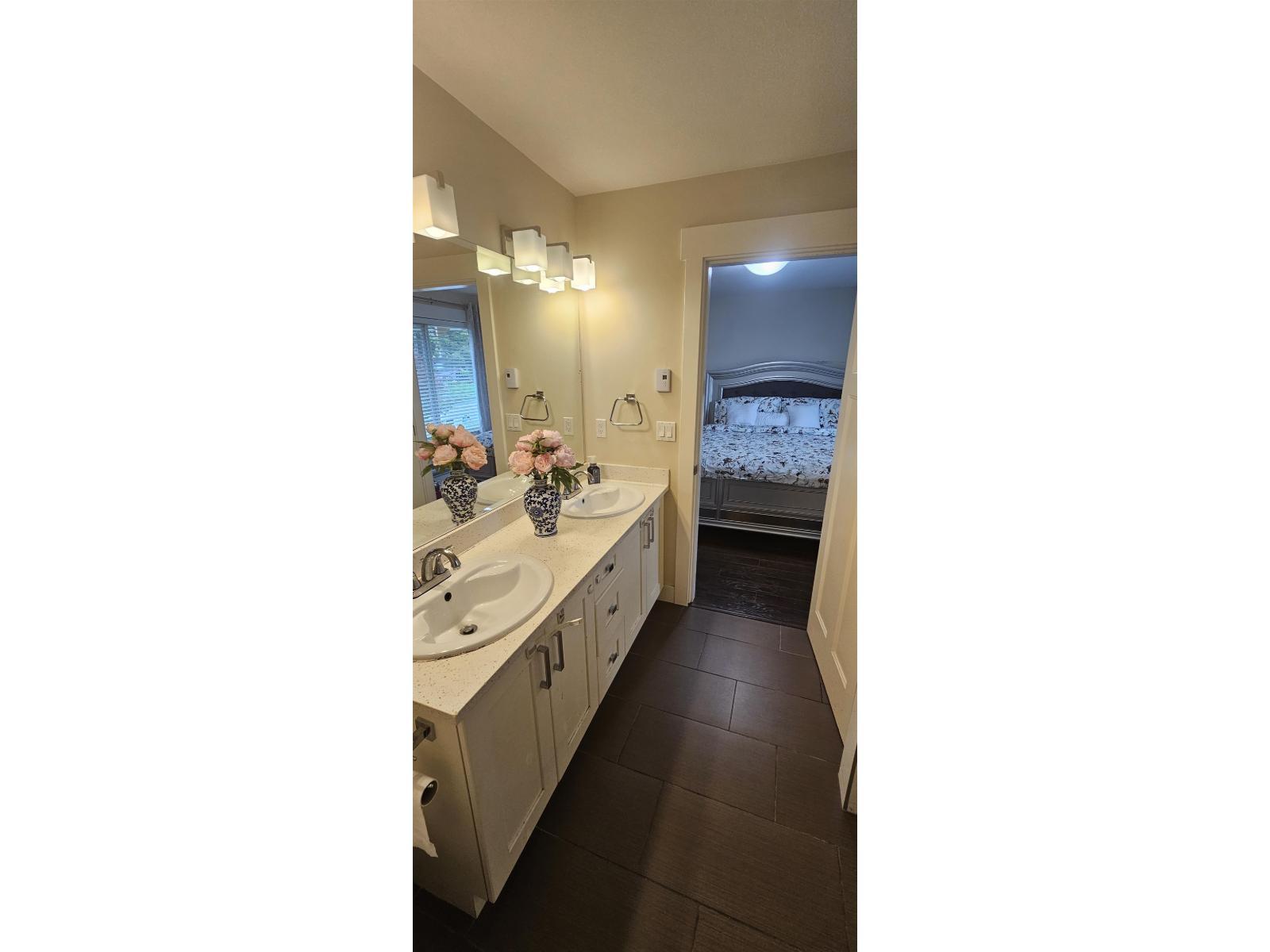 60 5957 152 Street, Surrey, BC - Indoor Photo Showing Bathroom