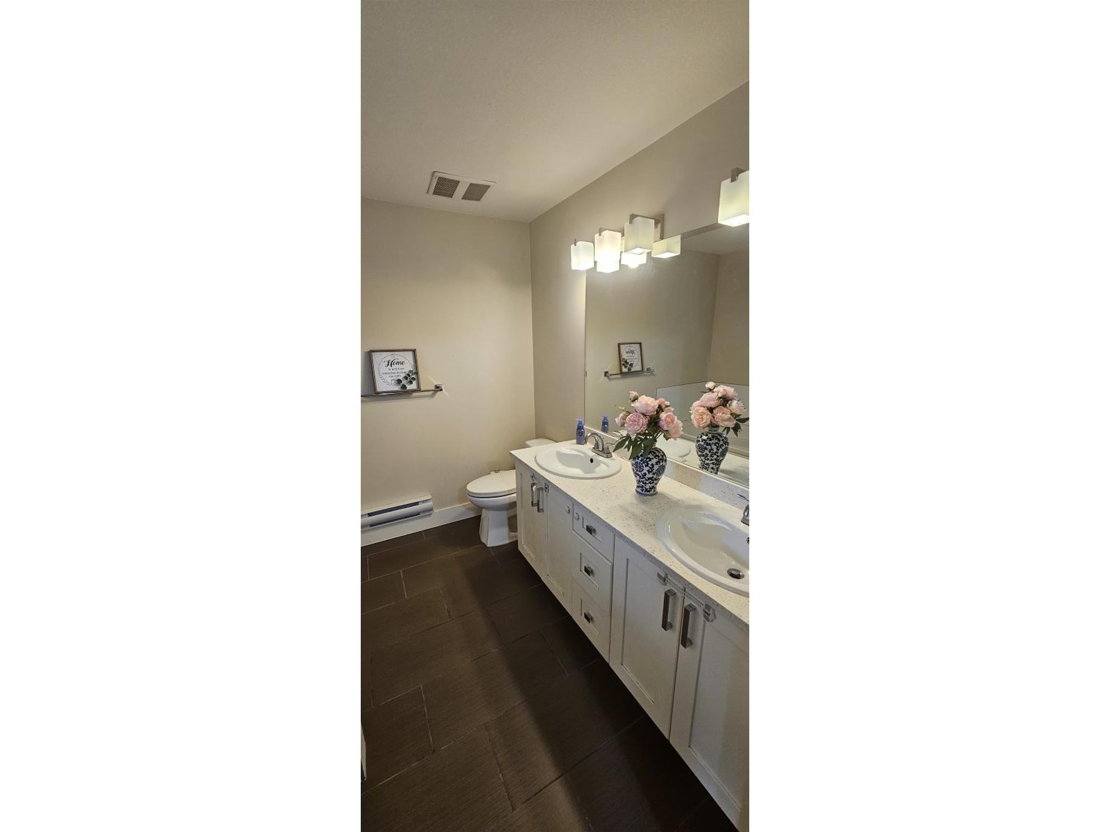 60 5957 152 Street, Surrey, BC - Indoor